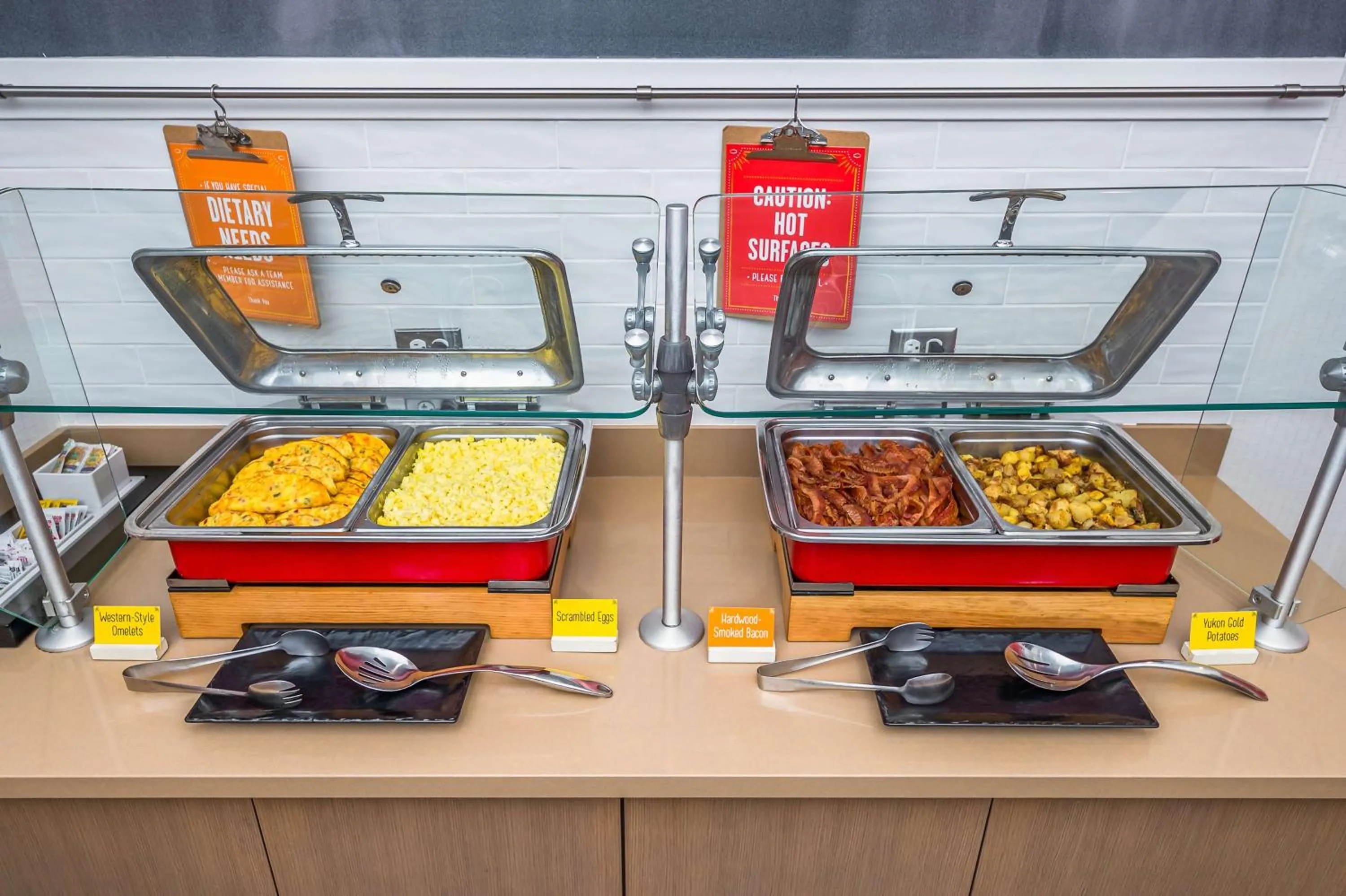 Breakfast in Hampton Inn Chicago North-Loyola Station, Il