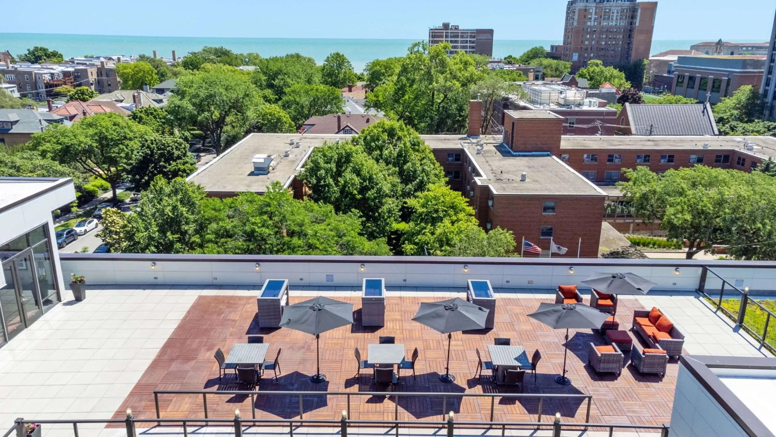 Balcony/Terrace in Hampton Inn Chicago North-Loyola Station, Il