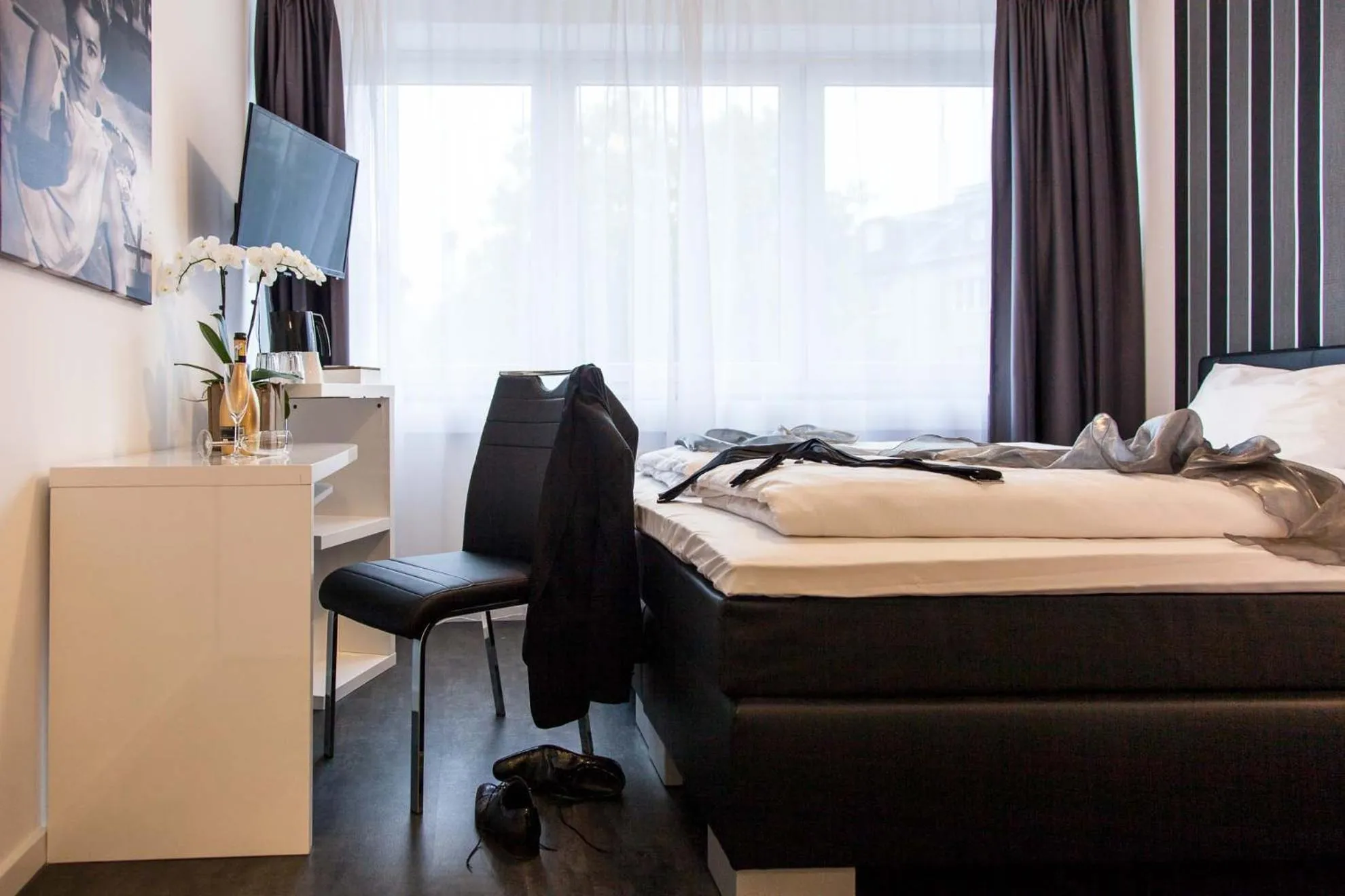 Photo of the whole room, Bed in Hotel Stay