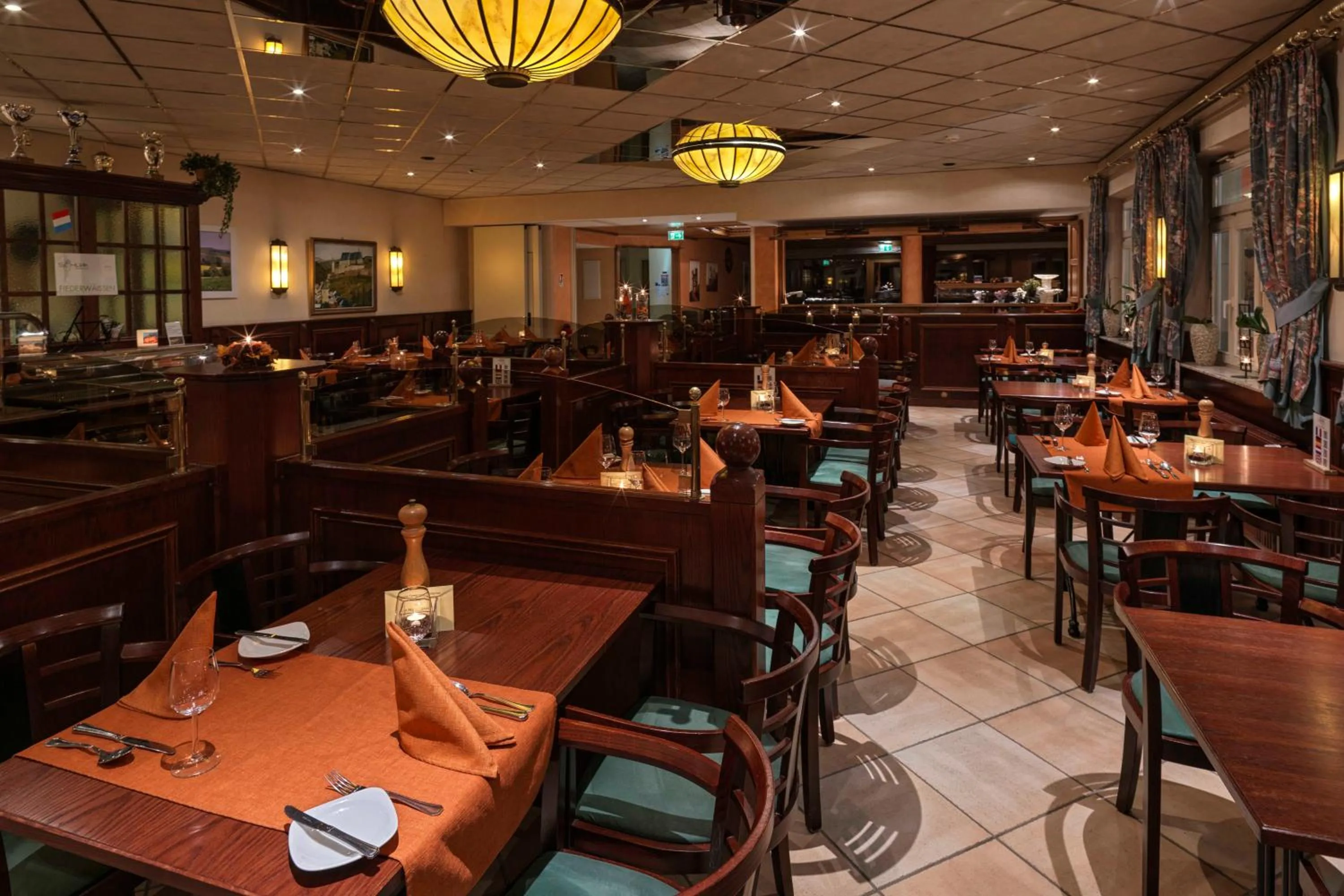 Restaurant/places to eat in Hotel Belle Vue