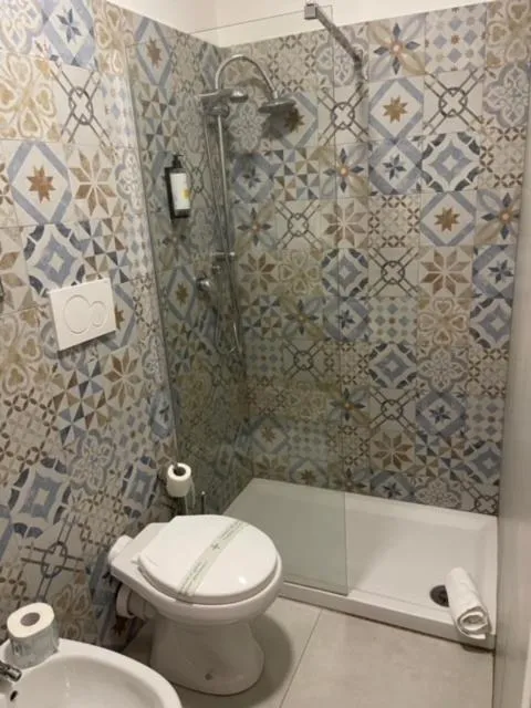 Shower in Umberto House Catania