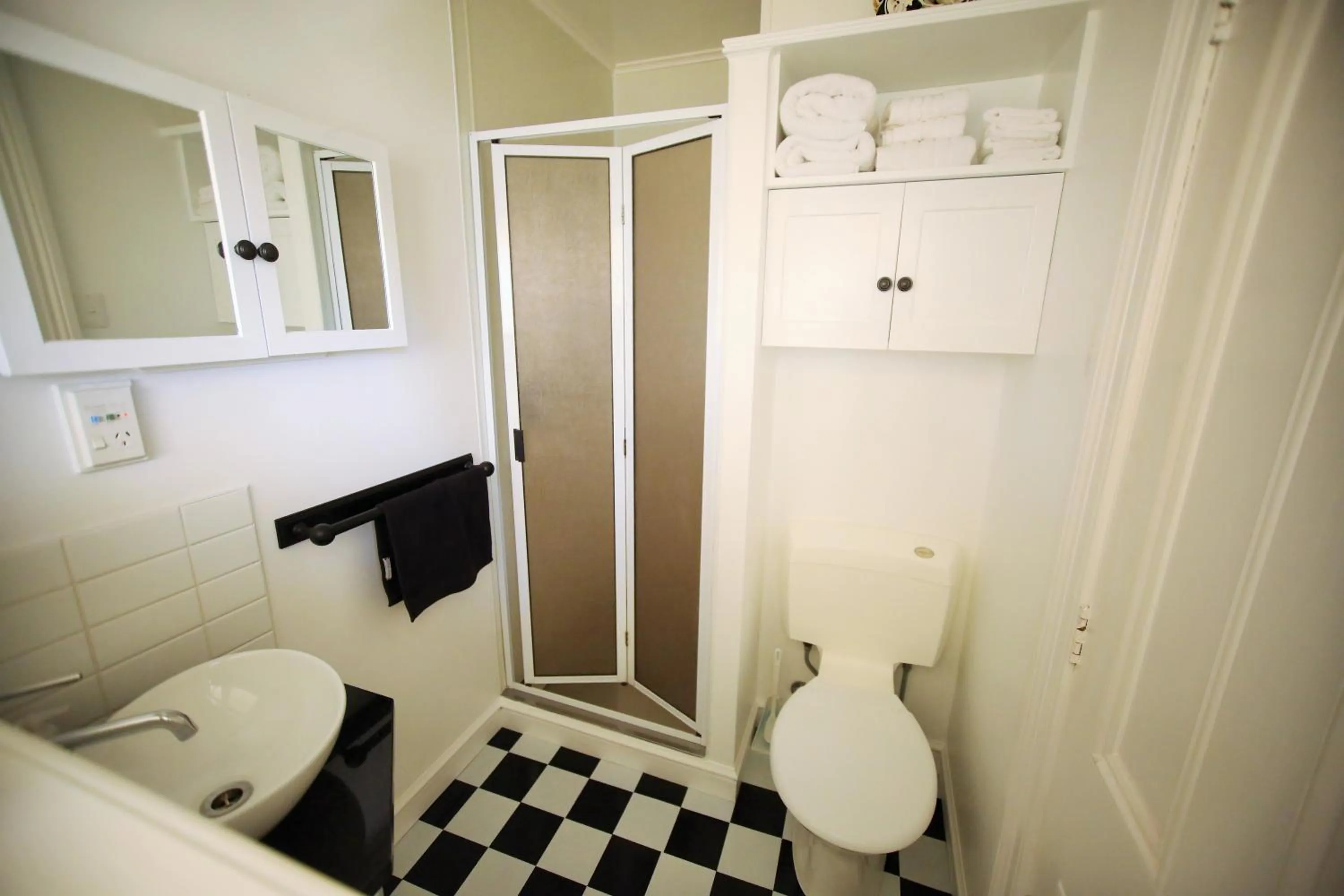 Bathroom in Regan House