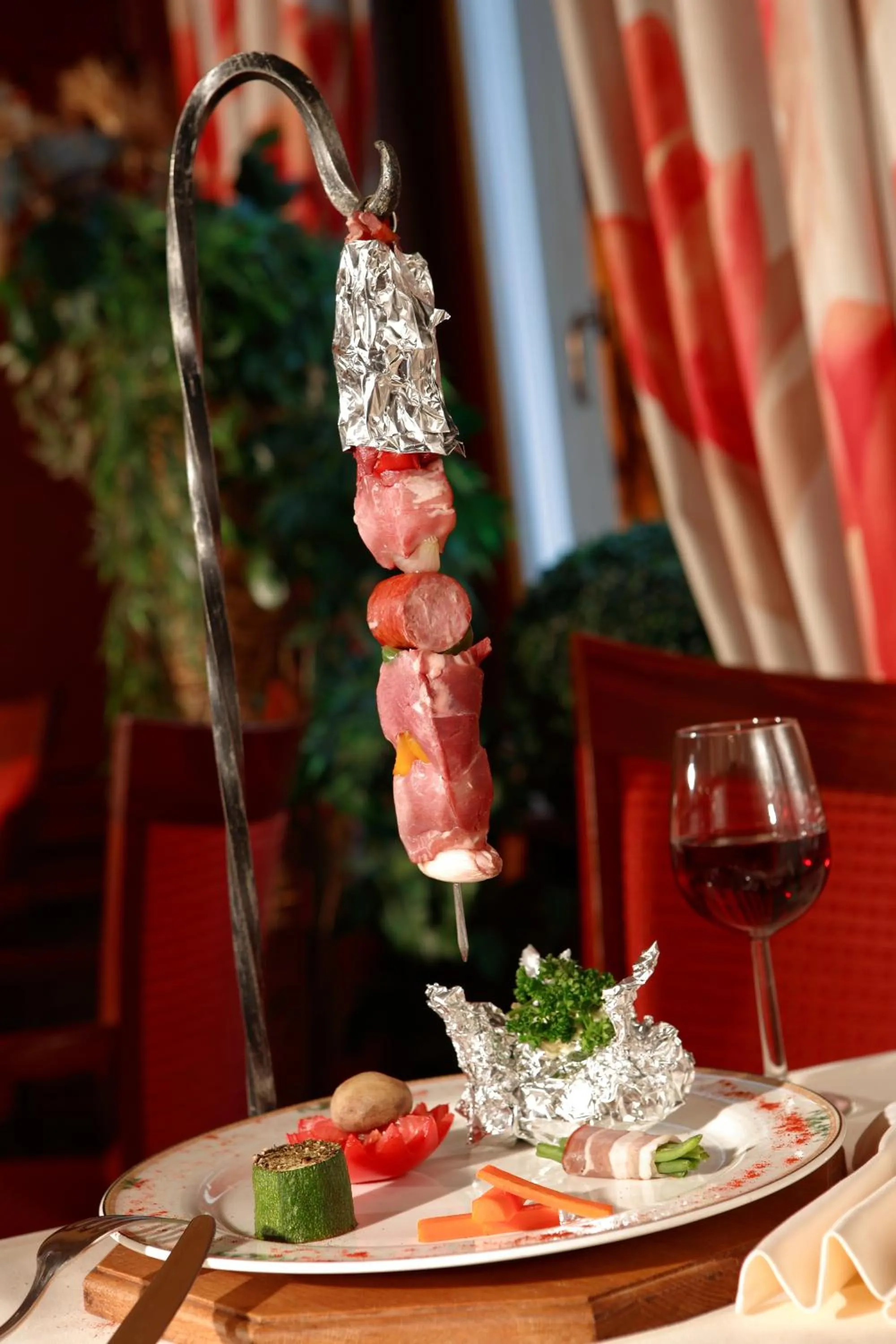 Food and drinks in Hôtel - Restaurant " Victor Hugo"