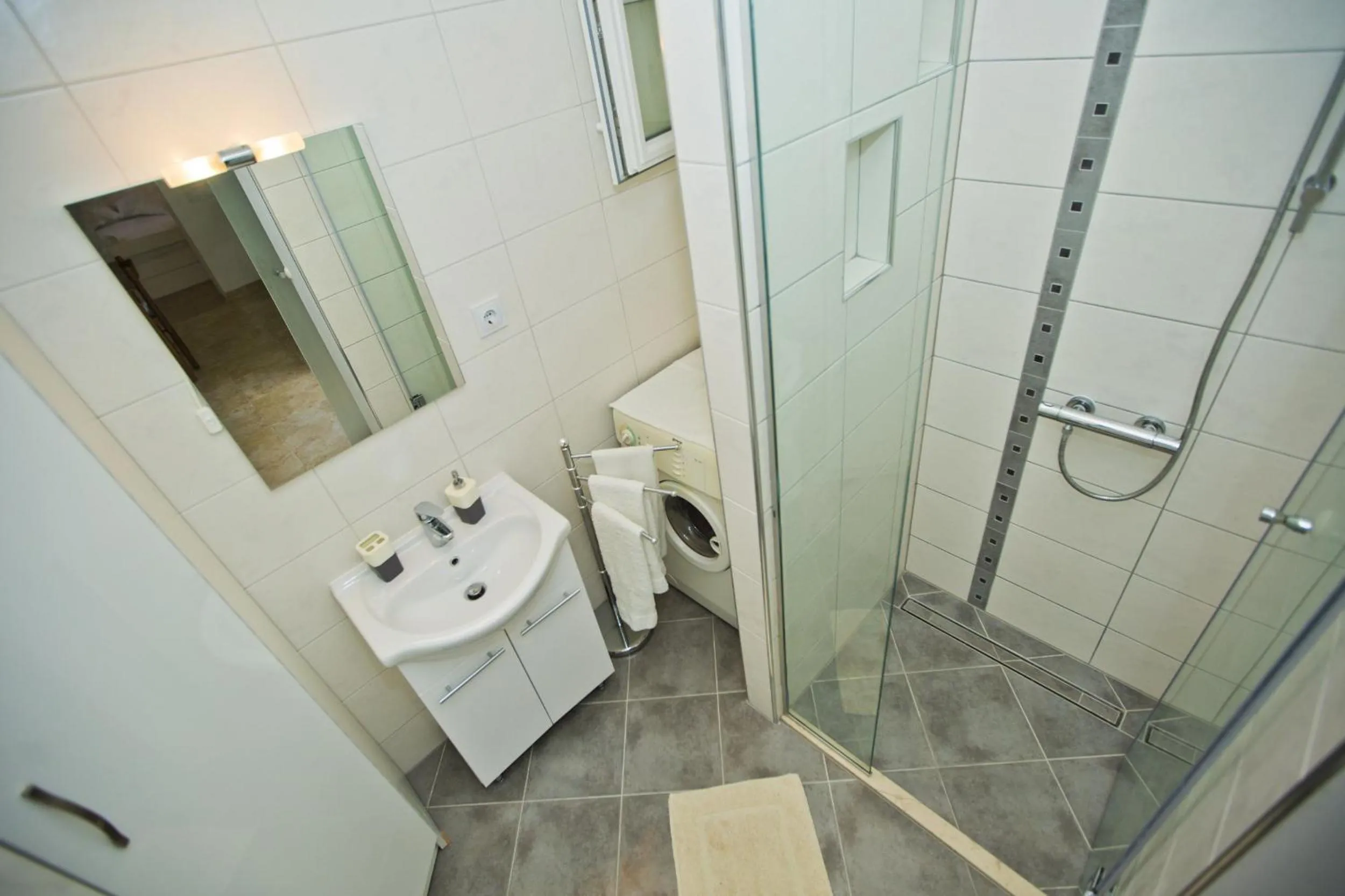 Bathroom in Hvar Port View apartment
