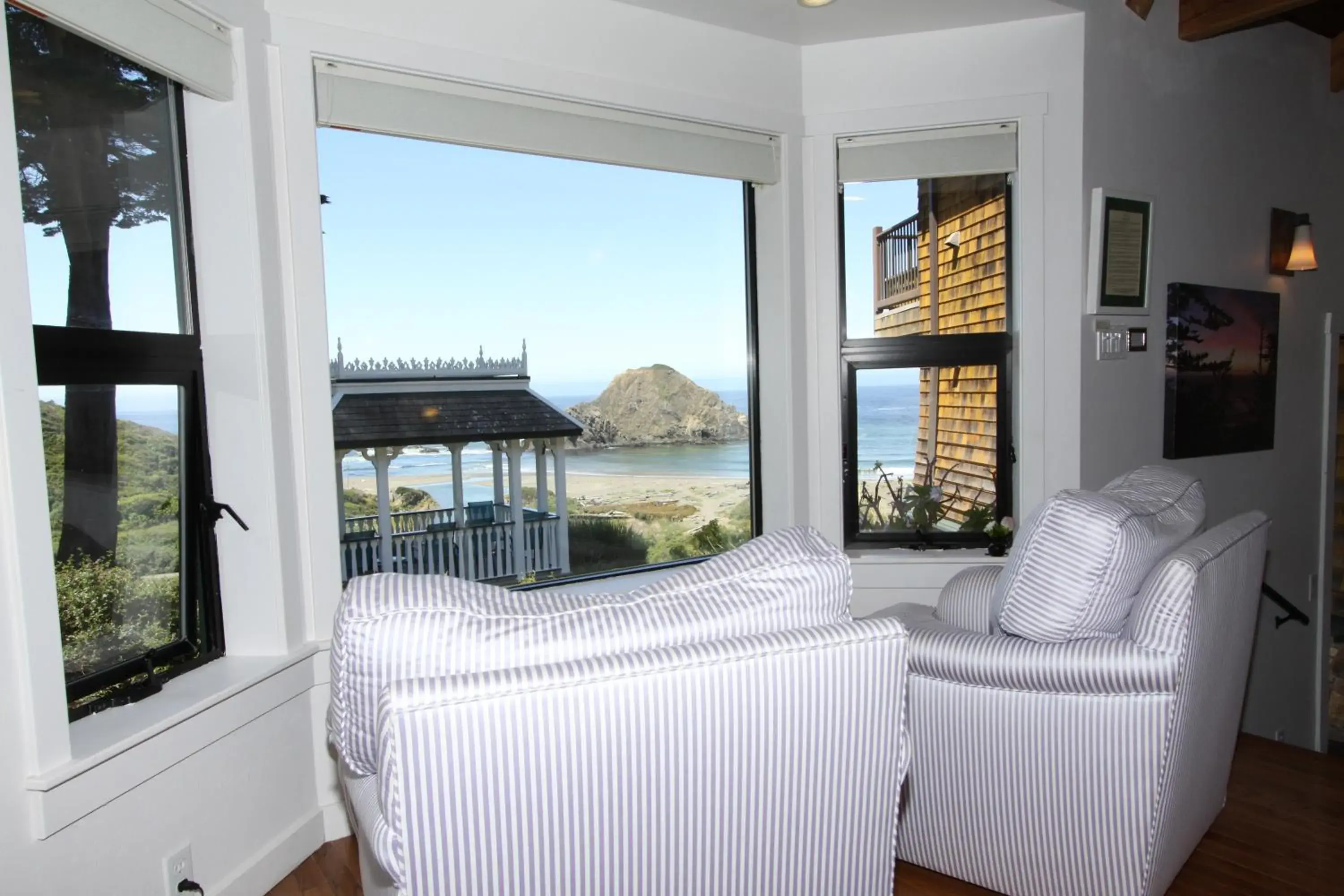 King Room with Spa Bath - Pet Friendly in Elk Cove Inn & Spa King Room with Spa Bath - Pet Friendly in Elk Cove Inn & Spa