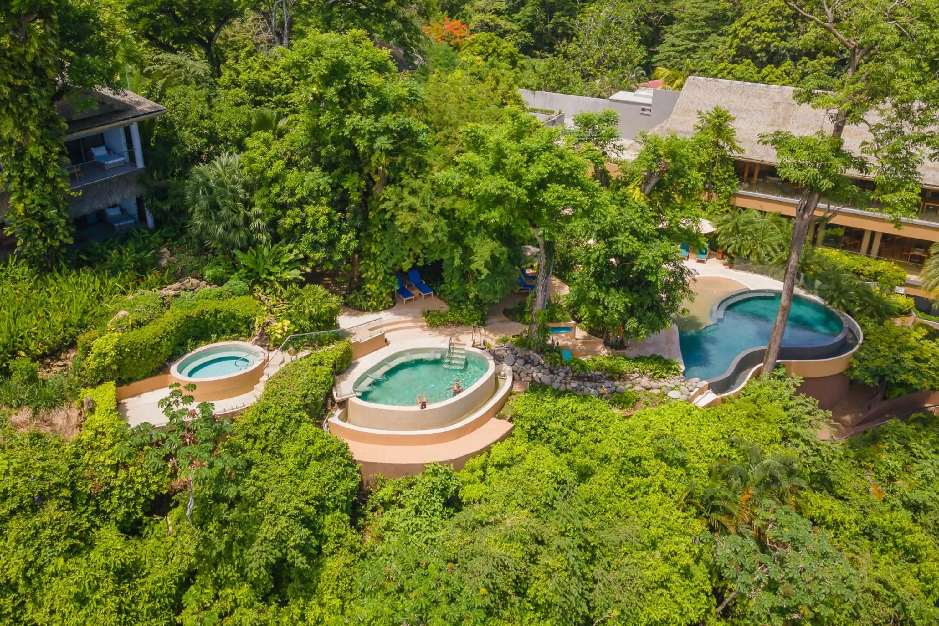 Hot Tub in Hotel Boutique Lagarta Lodge