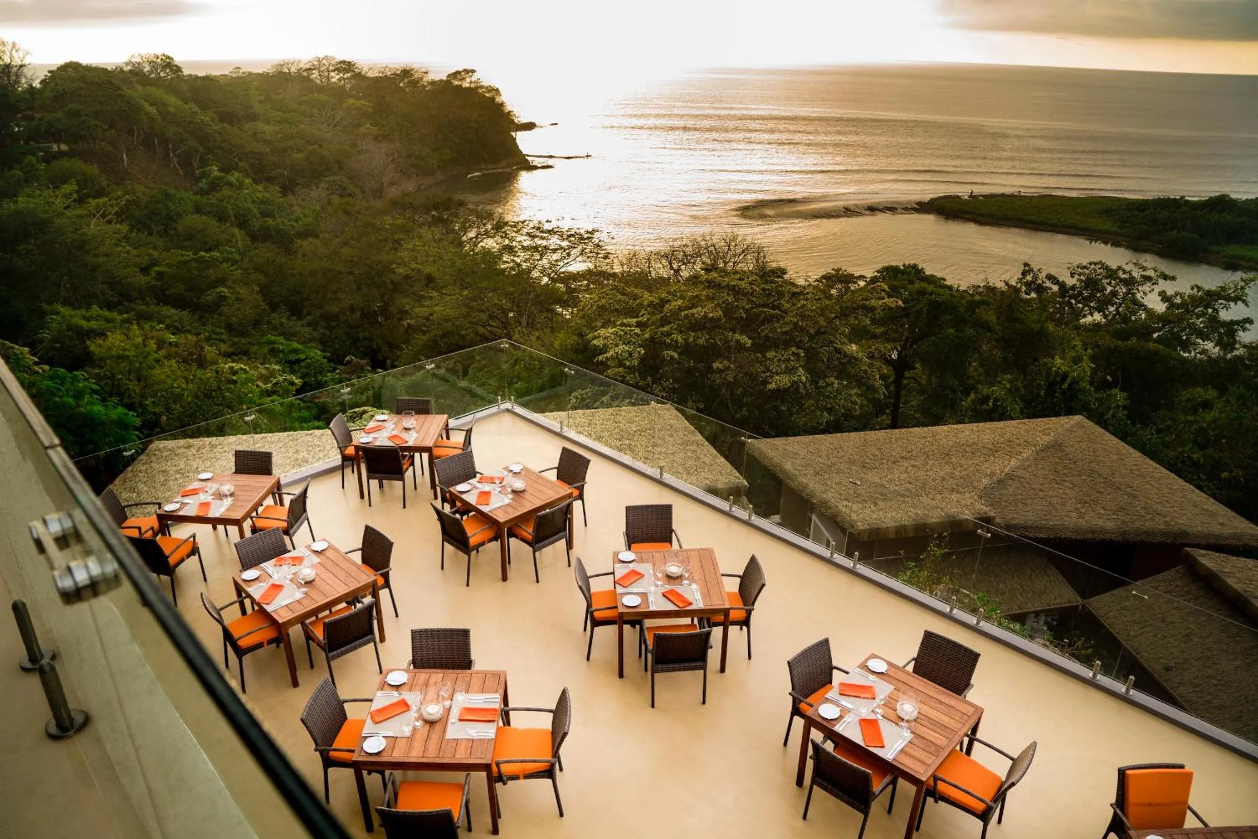 Restaurant/places to eat in Hotel Boutique Lagarta Lodge