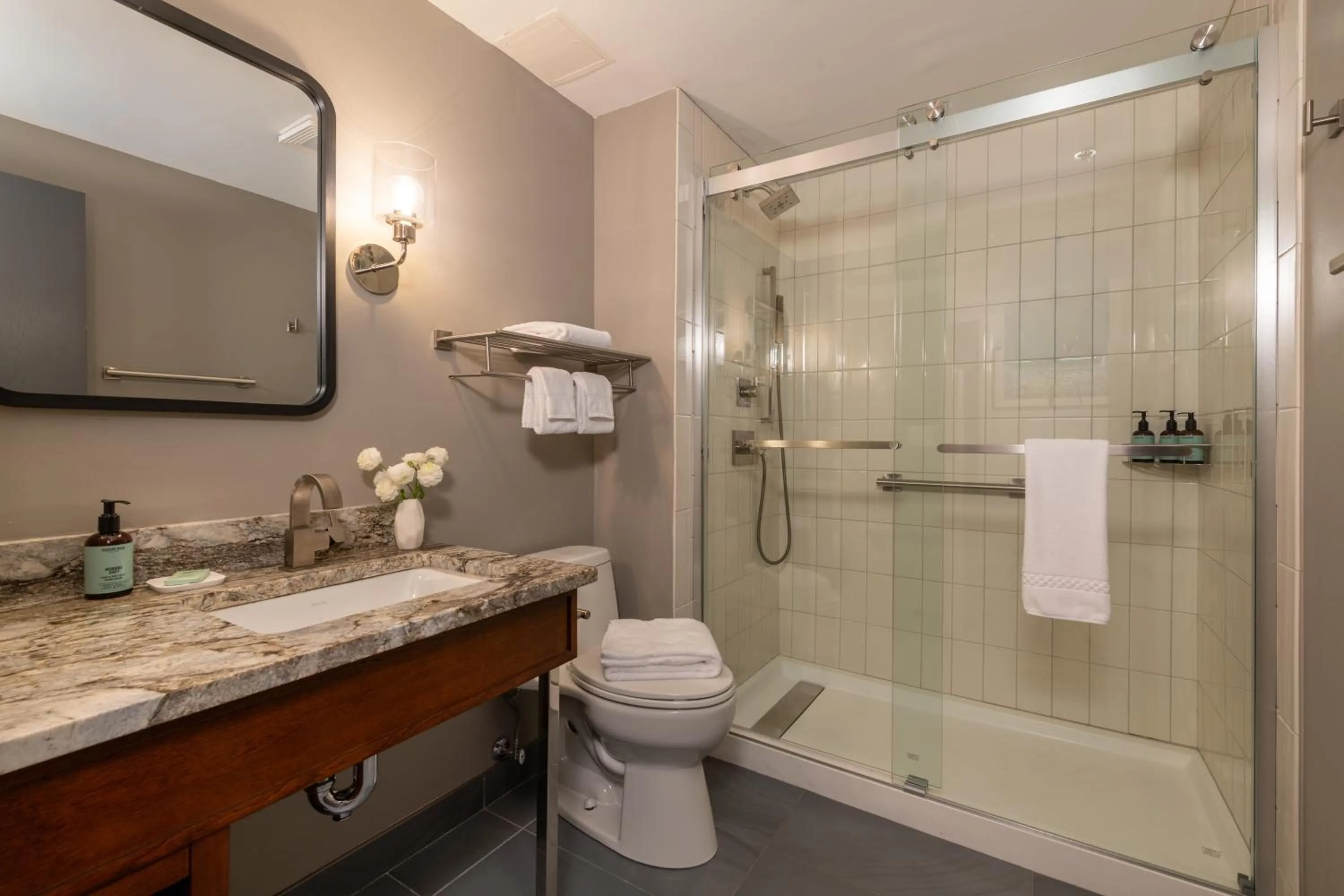 Bathroom in La Tourelle Inn & Spa