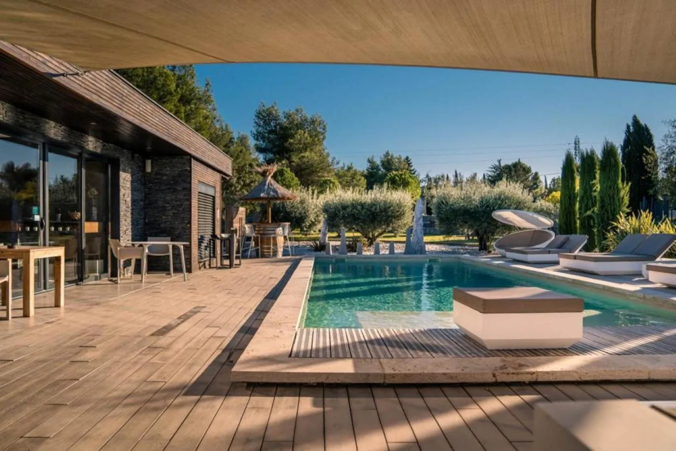 Swimming pool in Mas des Cigales