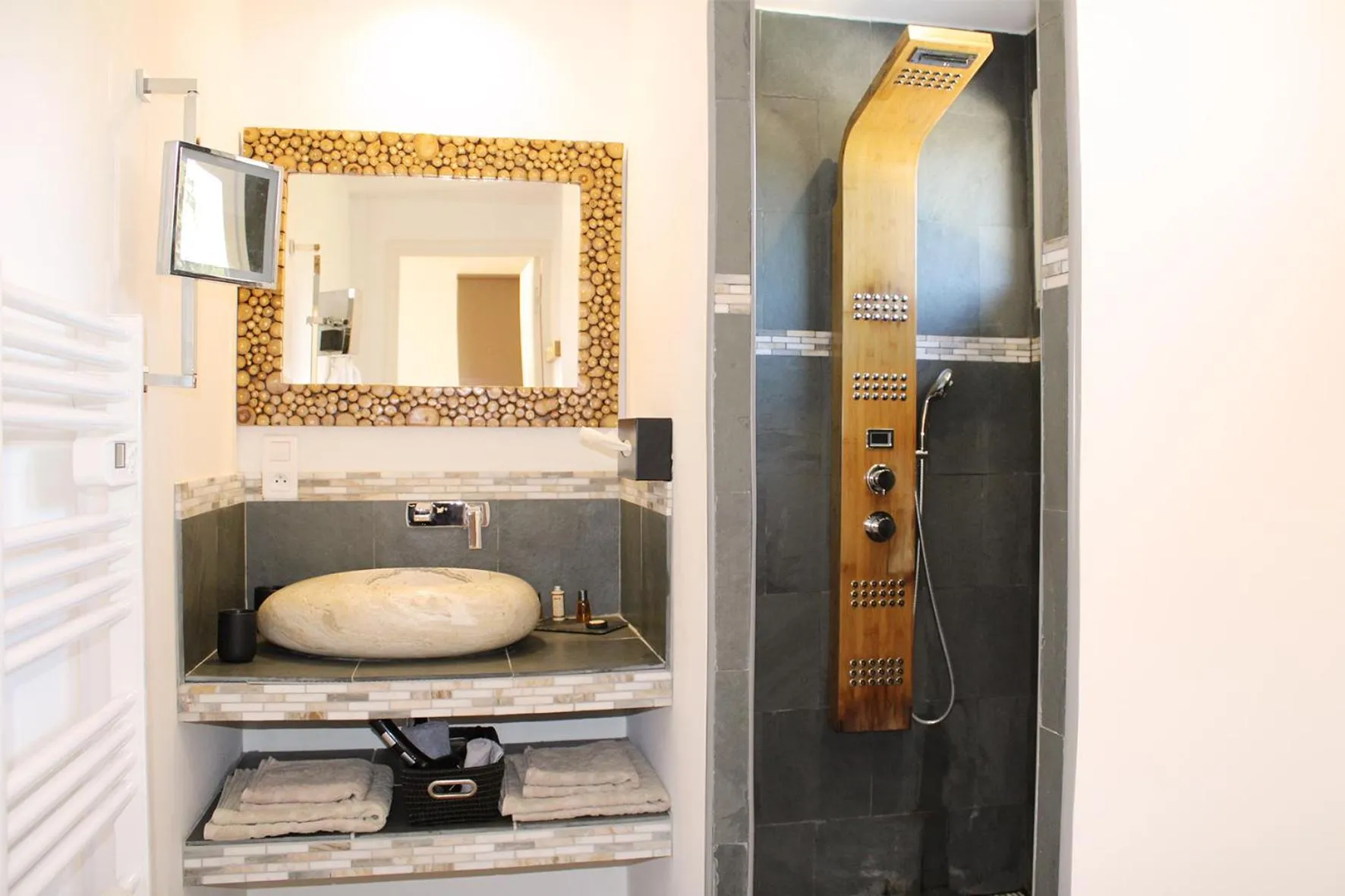 Shower in Mas des Cigales