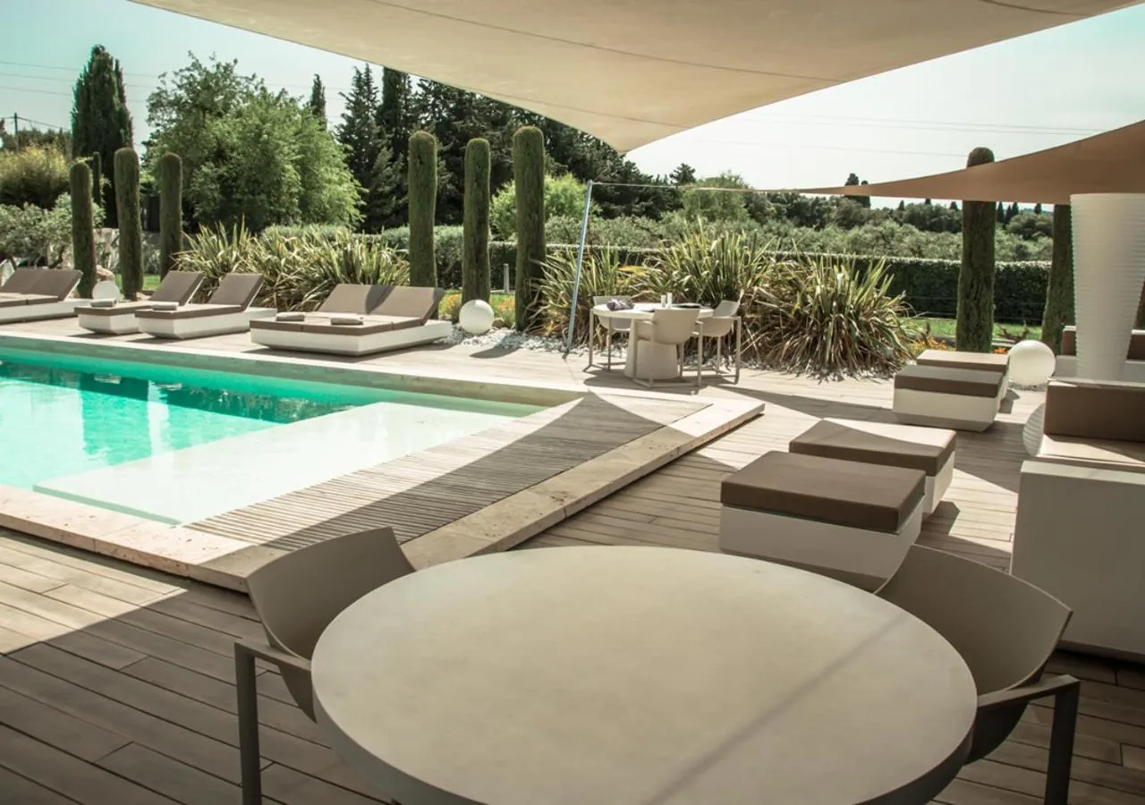 Swimming pool in Mas des Cigales