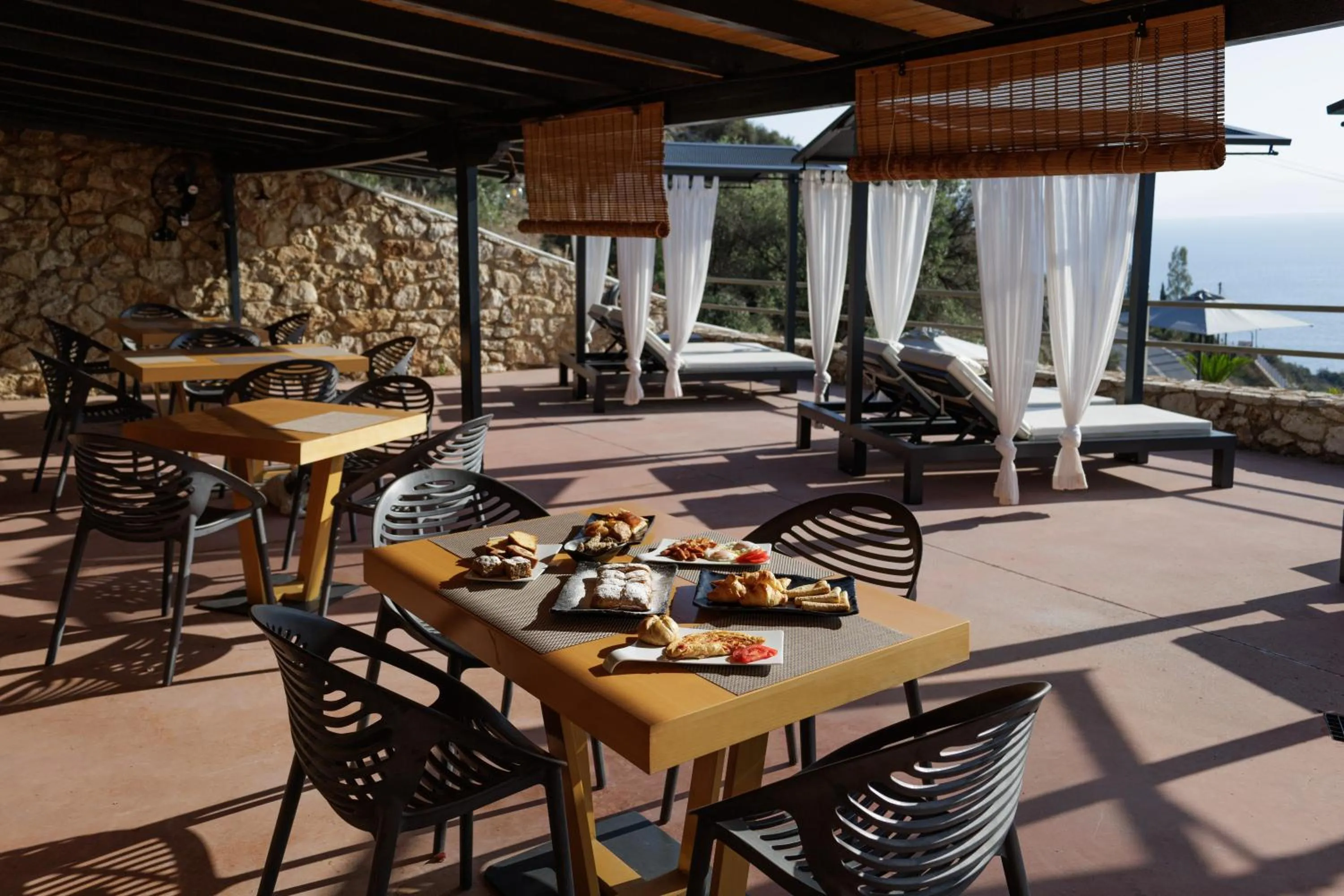 Breakfast in Blue Horizon Suites