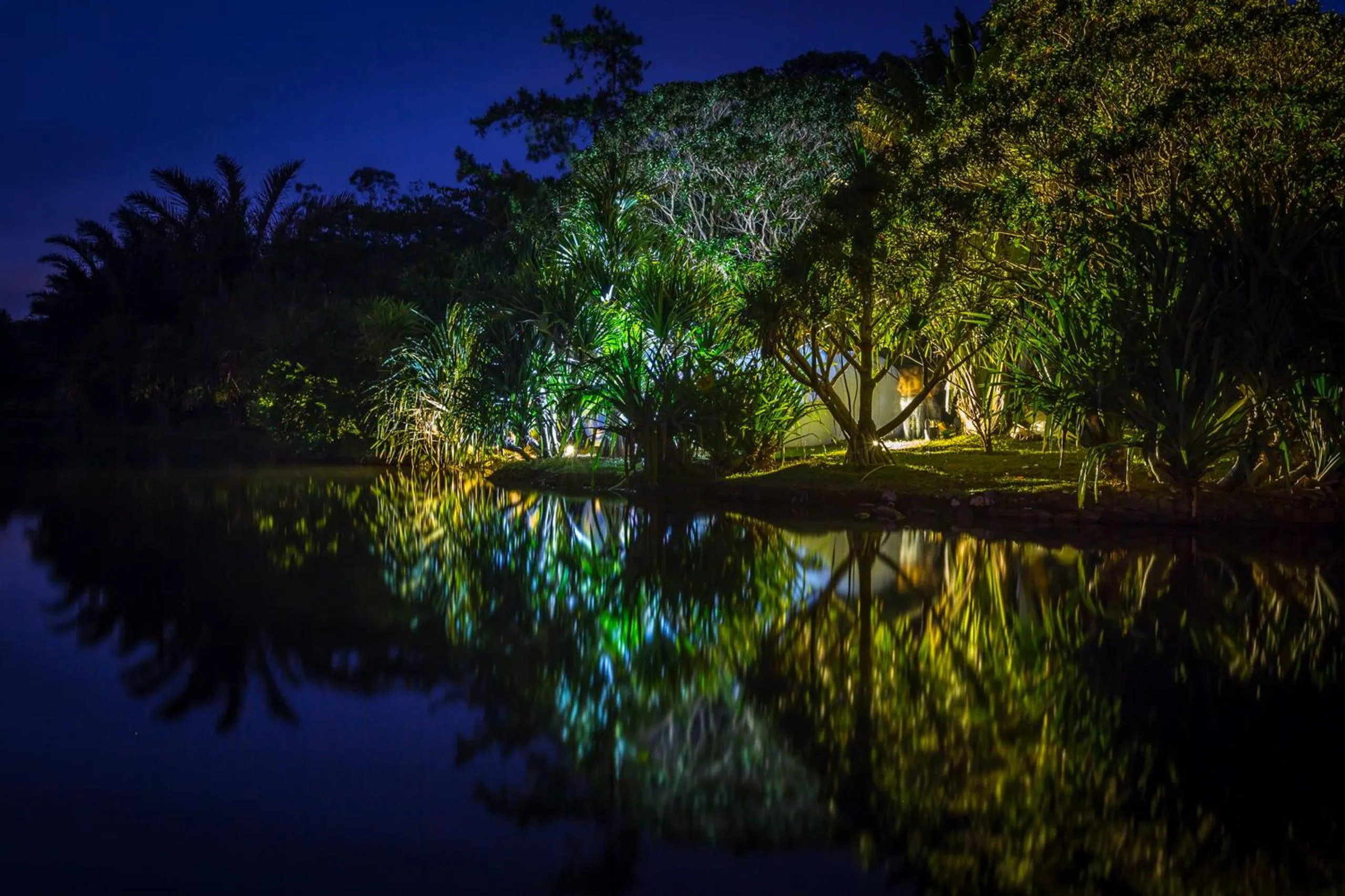 Night in Bubble Lodge Bois Chéri Plantation