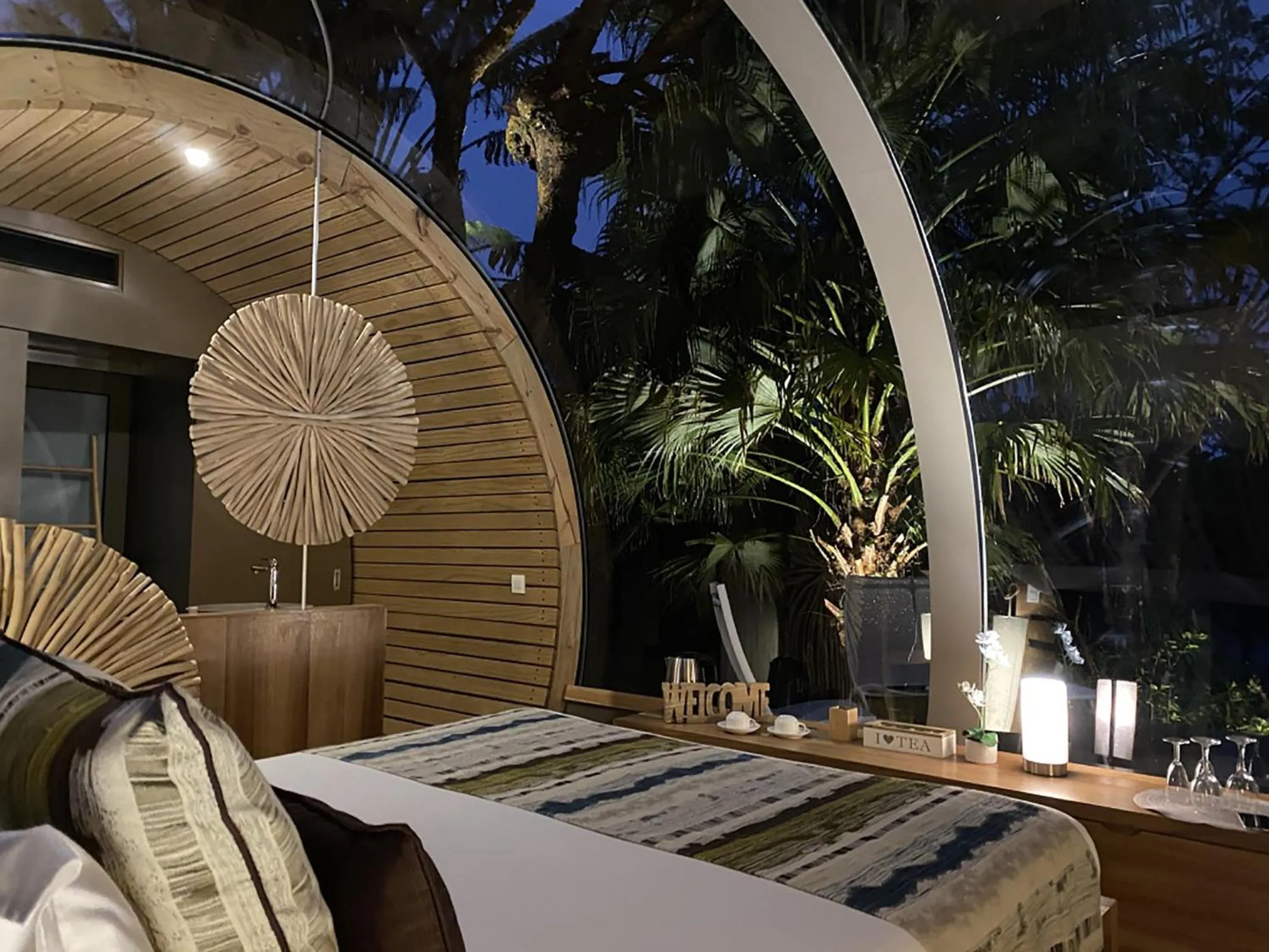 Photo of the whole room in Bubble Lodge Bois Chéri Plantation