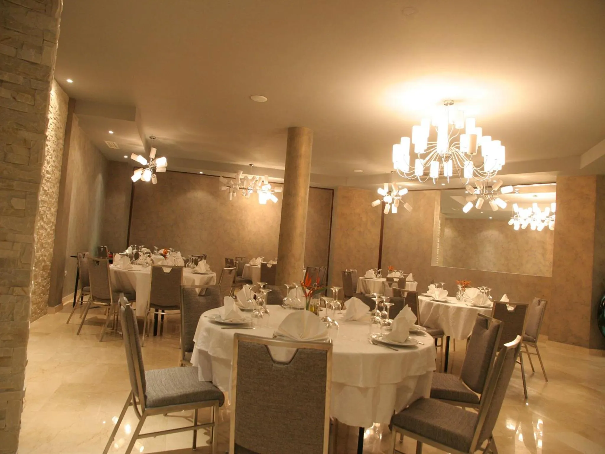 Restaurant/places to eat in Hotel Eden Bel Abbes