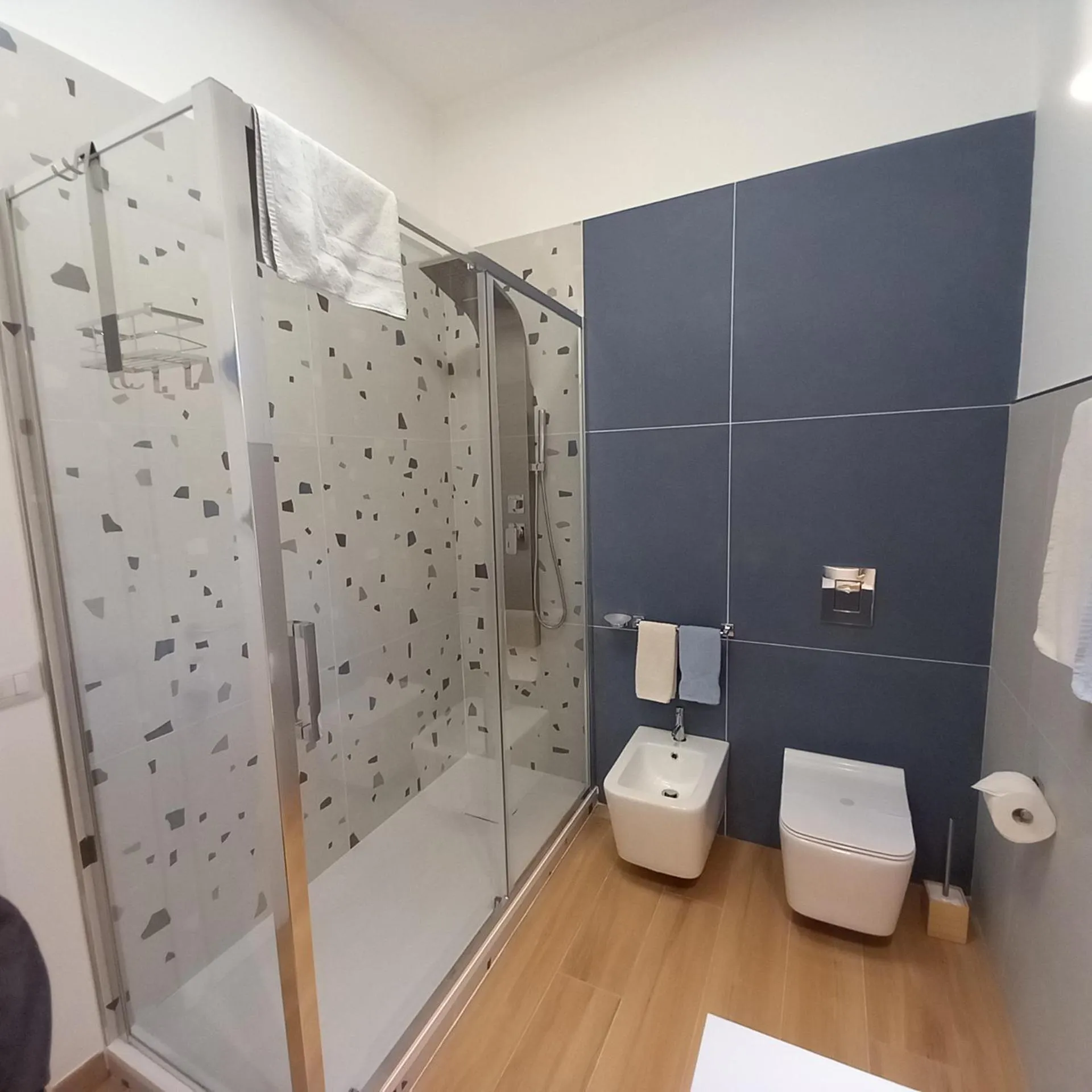 Shower in B&B Villa Letizia