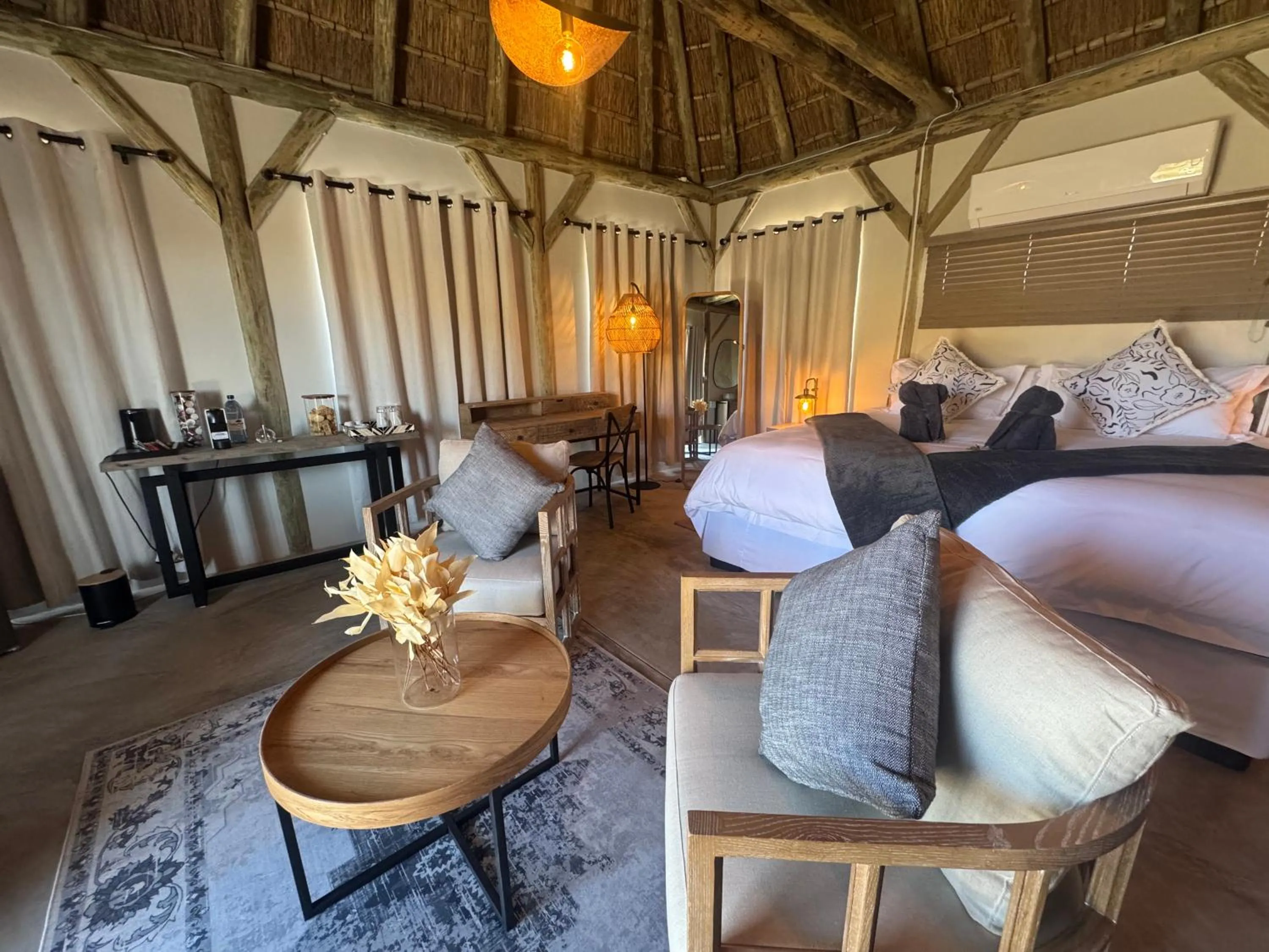 Seating area, Bed in Tsauchab River Camp
