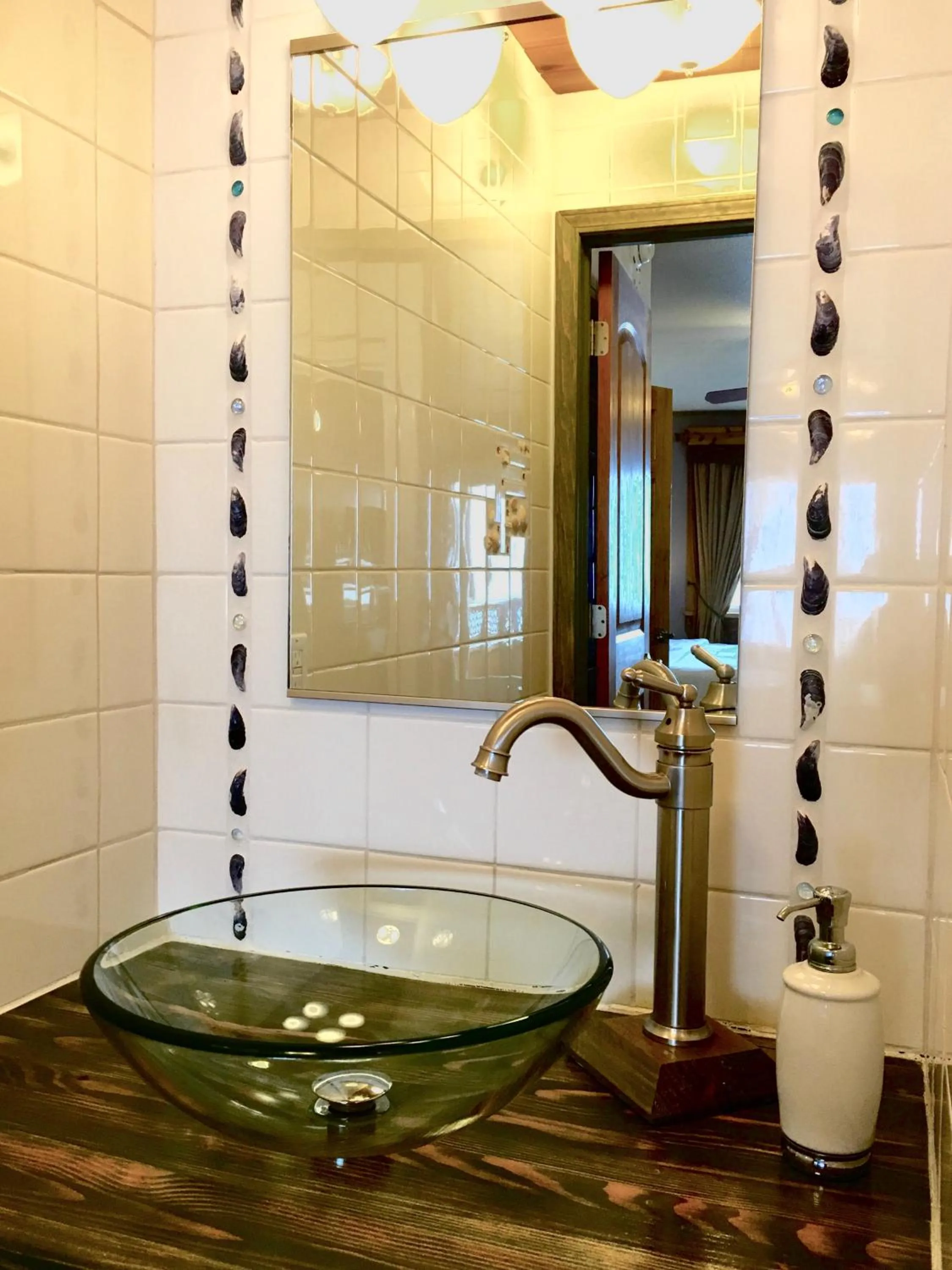 Bathroom in Homer Inn & Spa