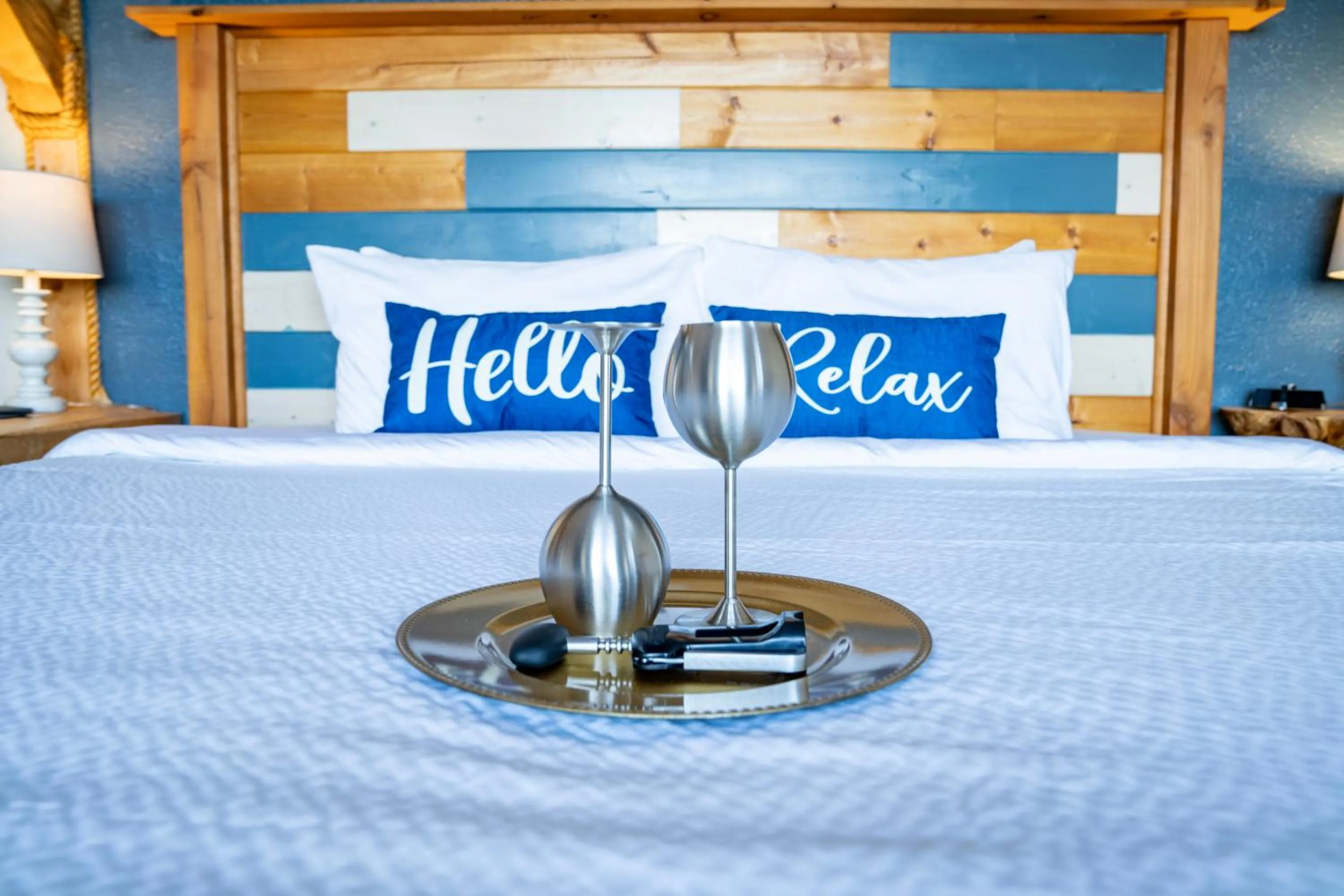 Bed in Homer Inn & Spa