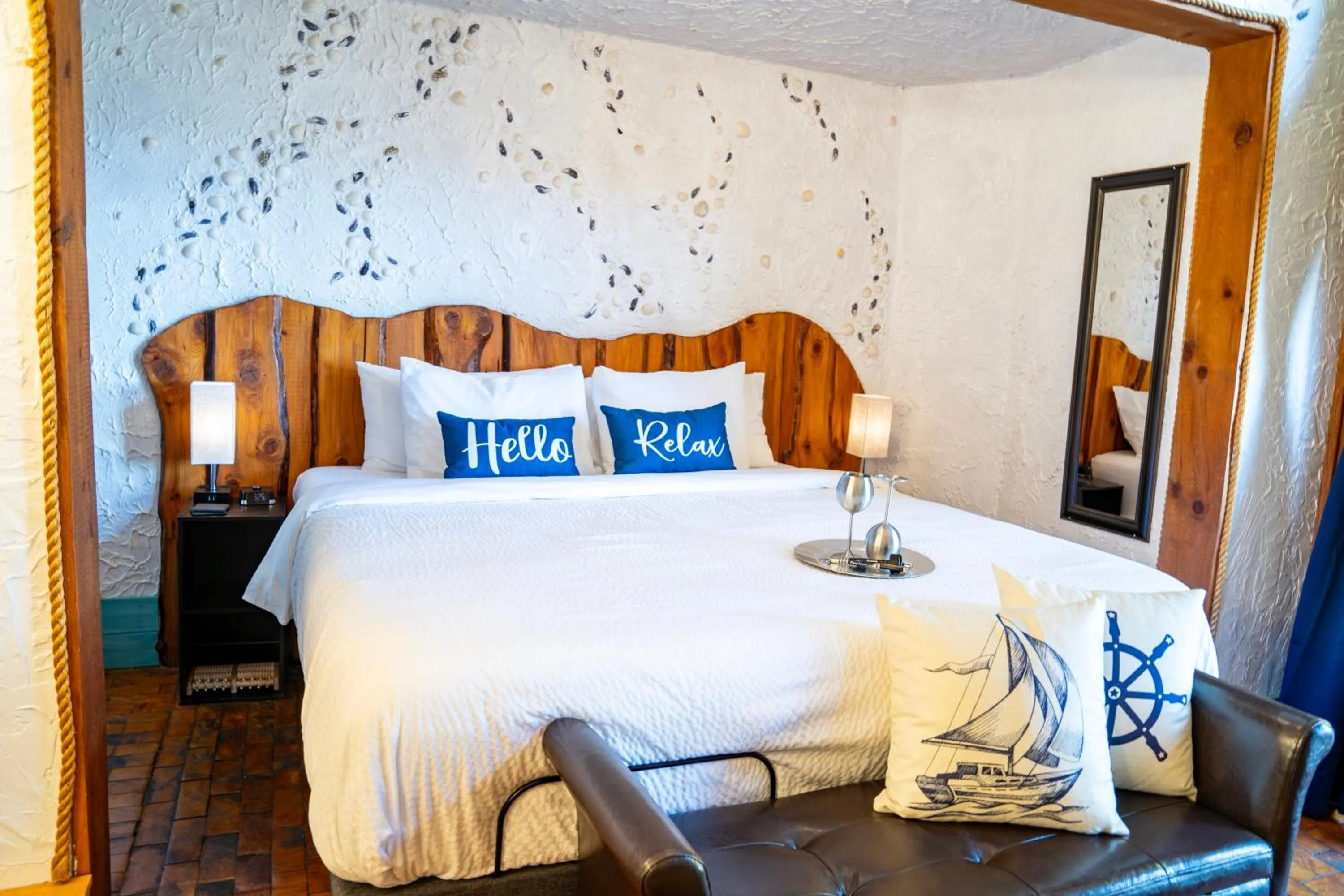 Bed in Homer Inn & Spa