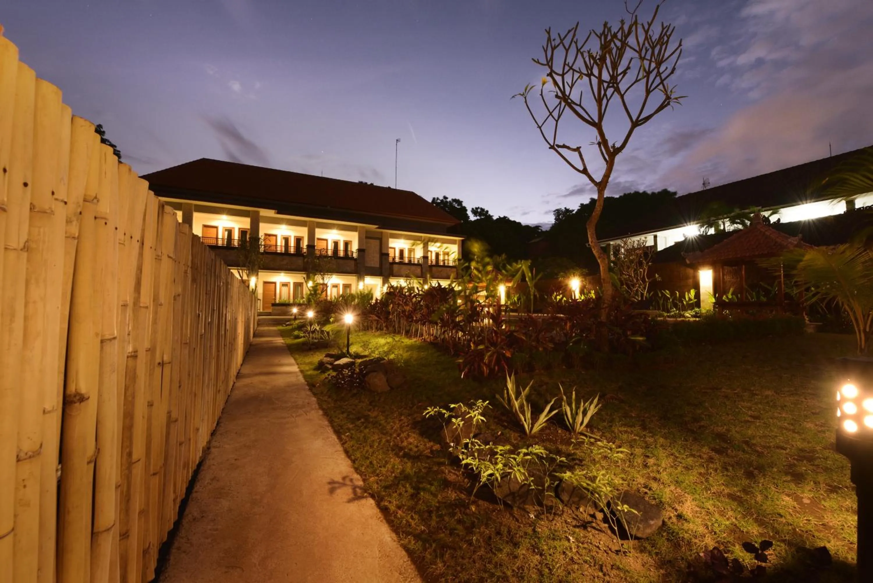 Pool view in Le Lima