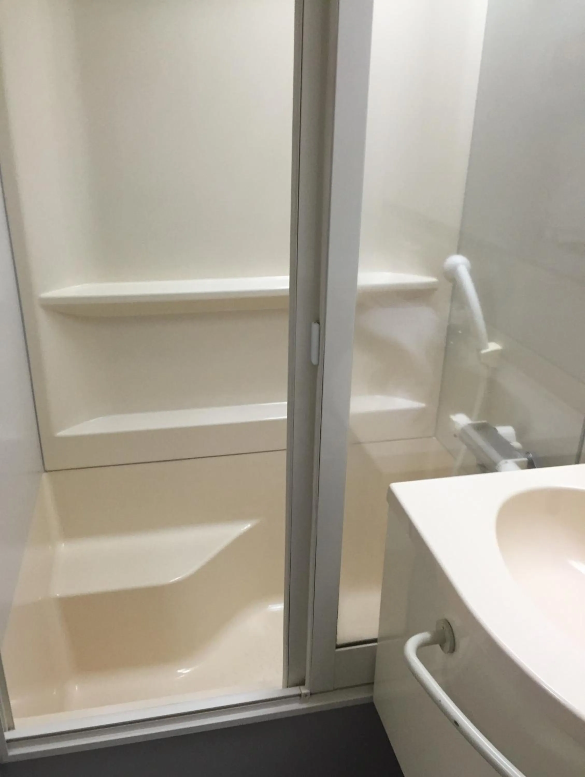 Bathroom in Shinseto Station Hotel