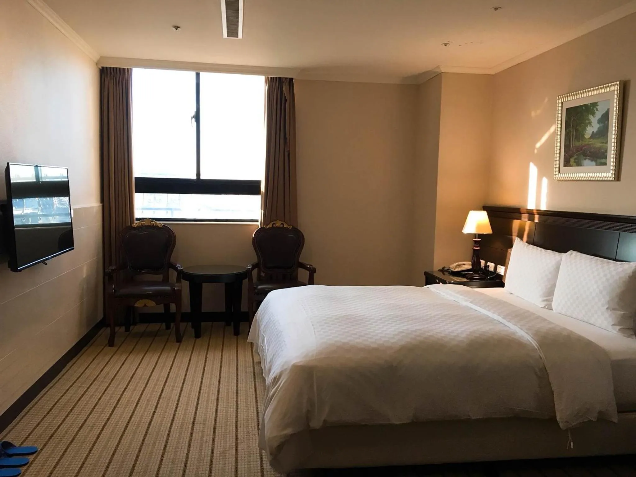 Bedroom, Bed in Chong Yu Hotel