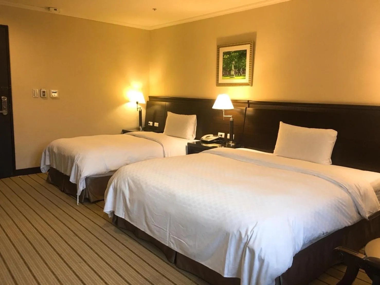 Bedroom, Bed in Chong Yu Hotel