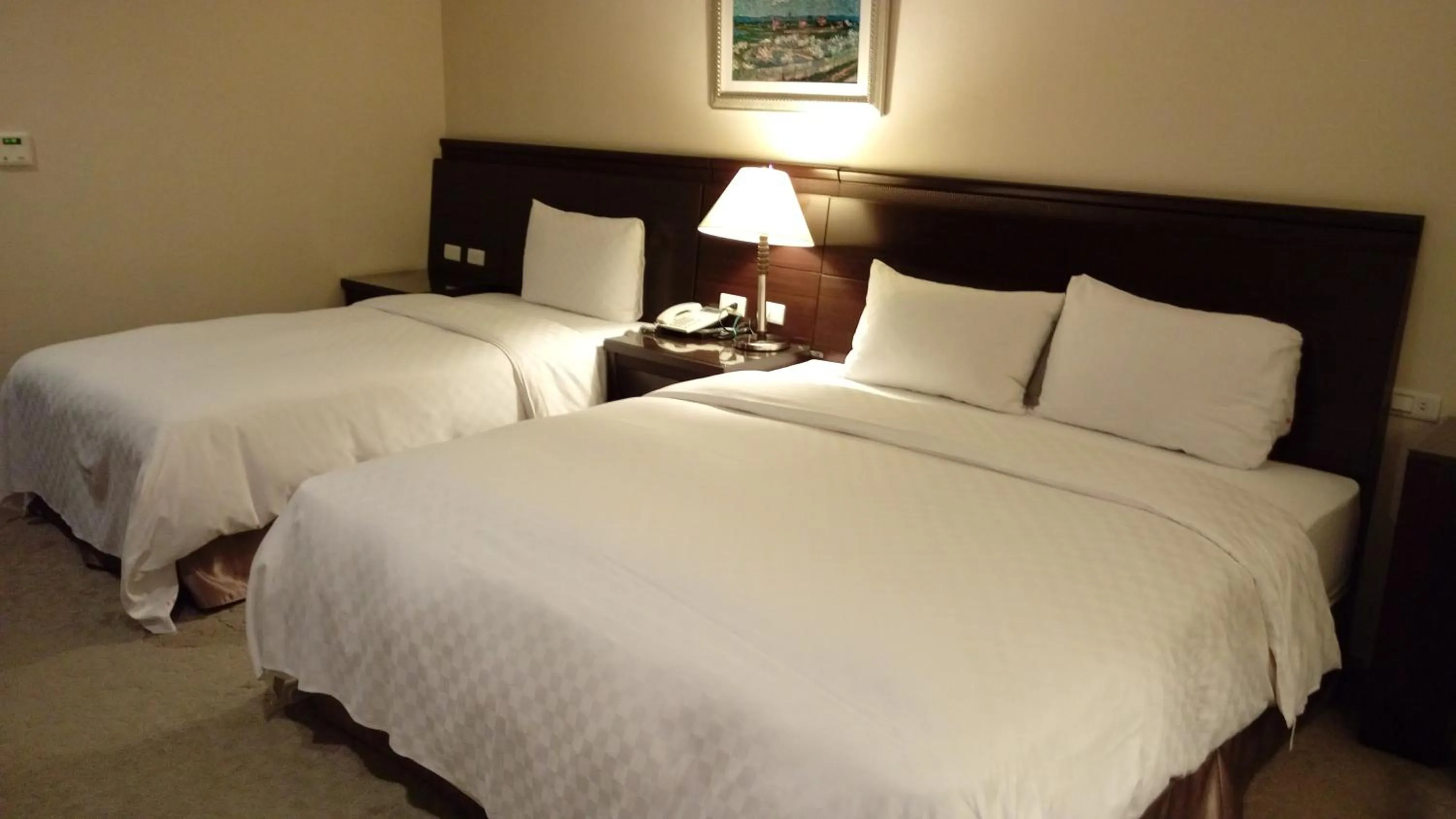 bunk bed, Bed in Chong Yu Hotel