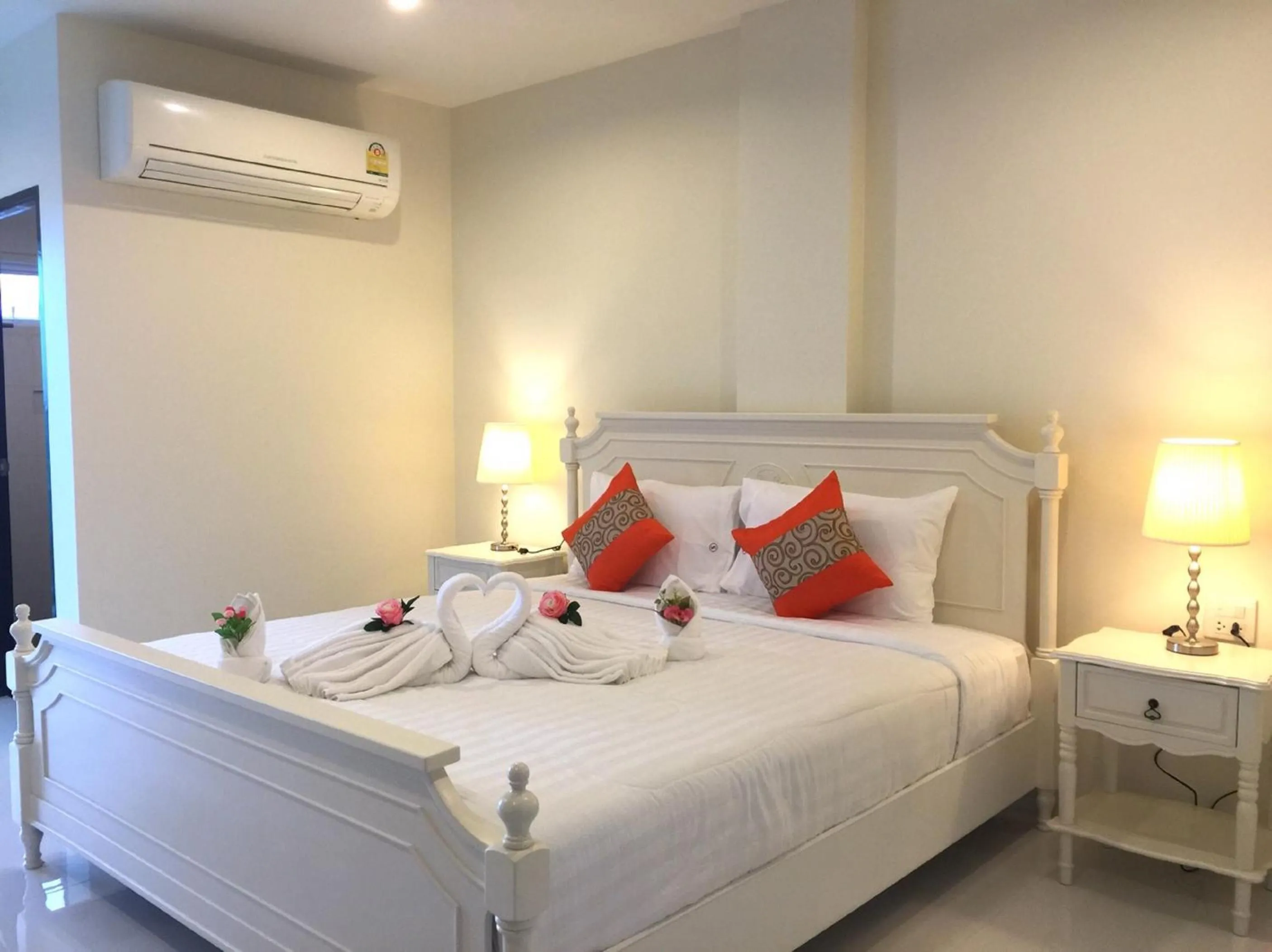 Bedroom, Bed in JS Residence Krabi