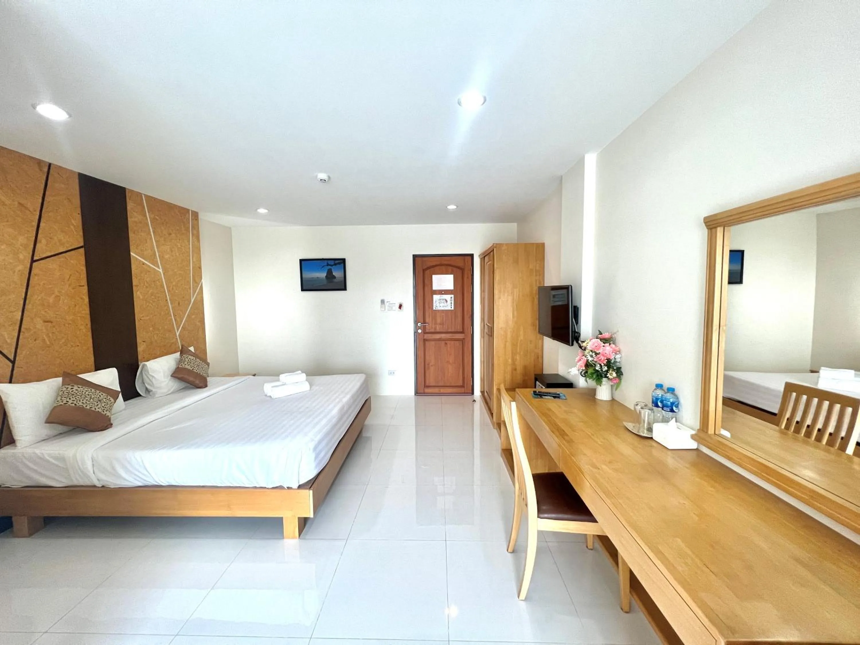 Bedroom, Bed in JS Residence Krabi