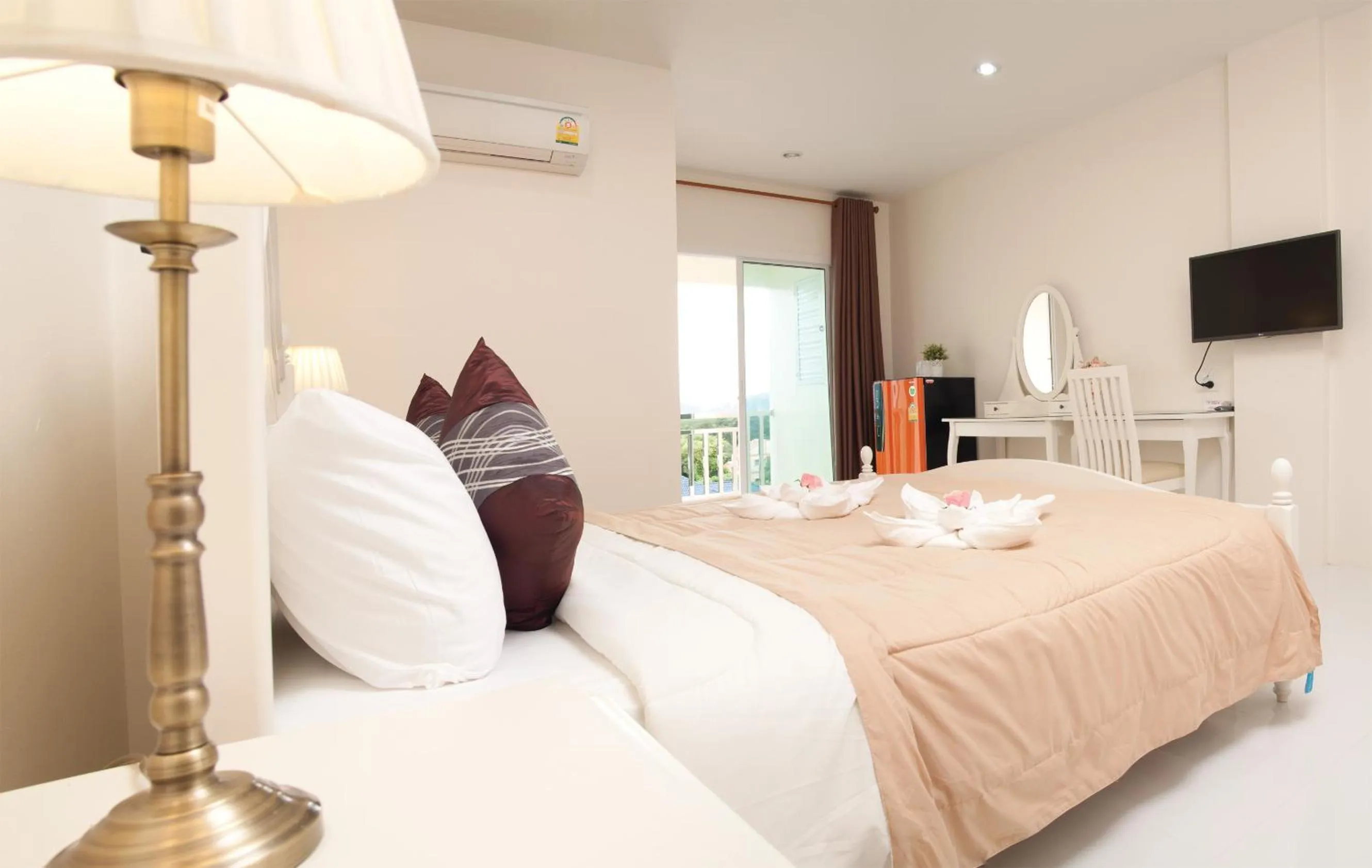 Bedroom, Bed in JS Residence Krabi