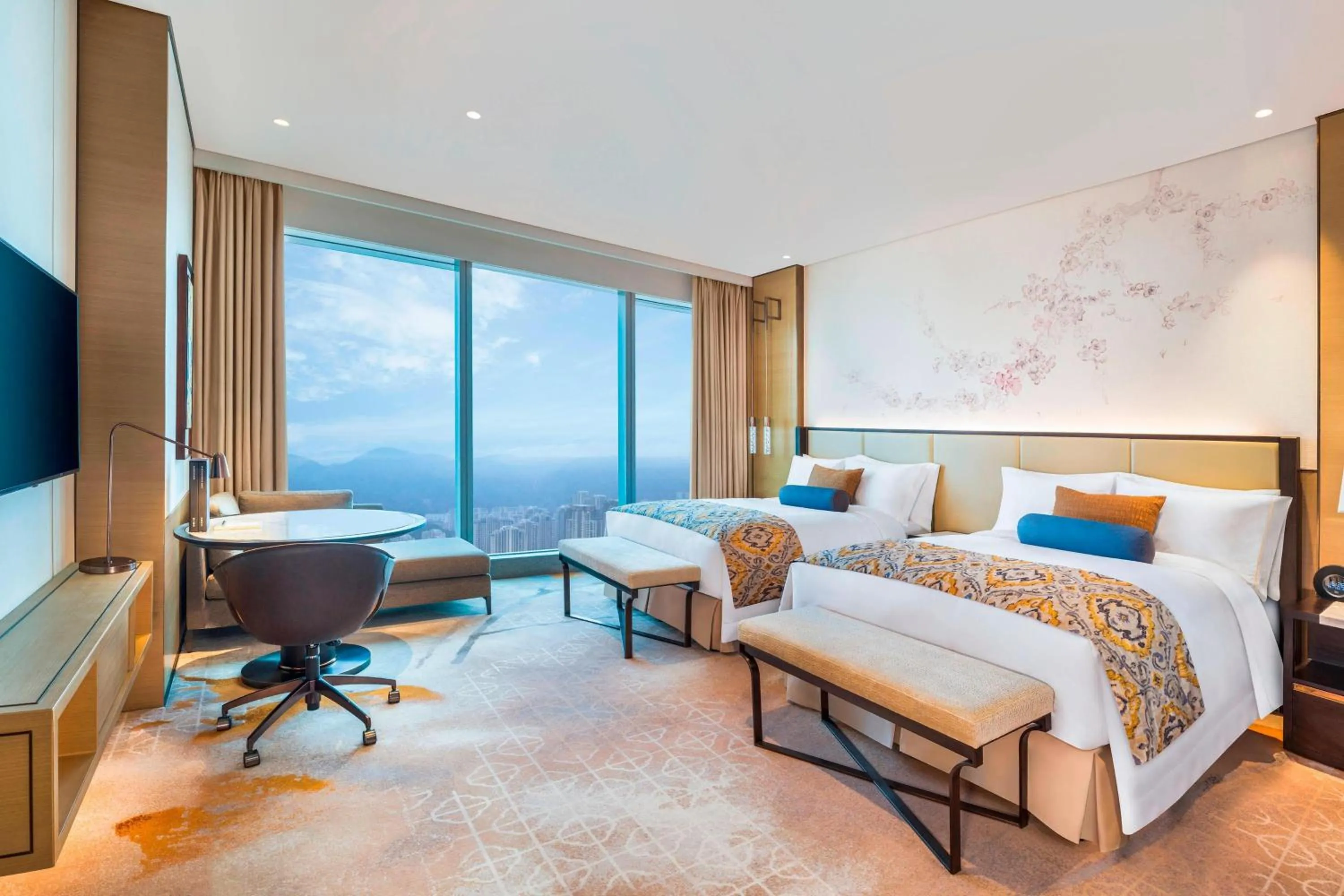 Photo of the whole room, Bed in Meixi Lake Hotel, a Luxury Collection Hotel, Changsha