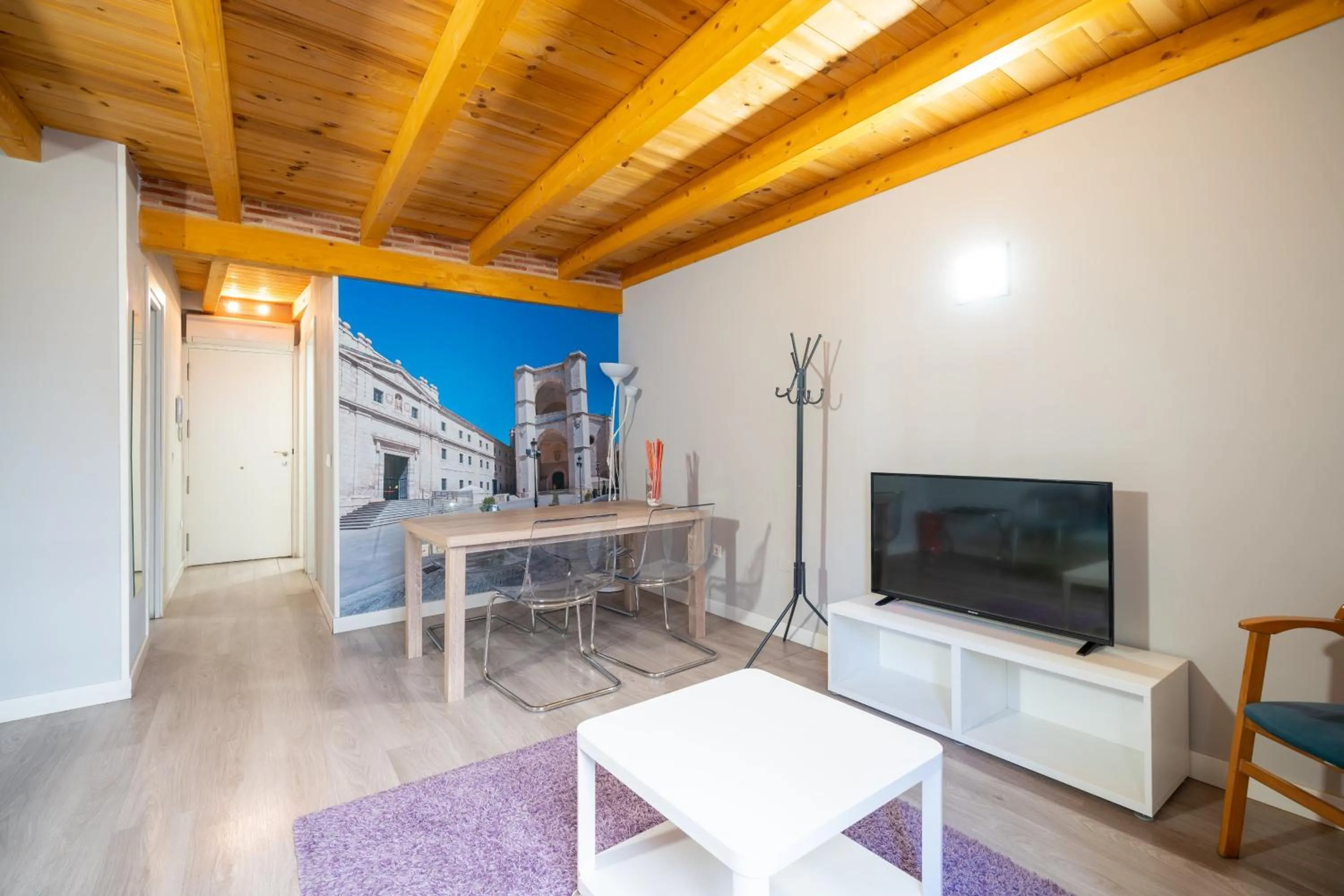 Communal lounge/ TV room in Apartamentos GO - Leopoldo Cano Center