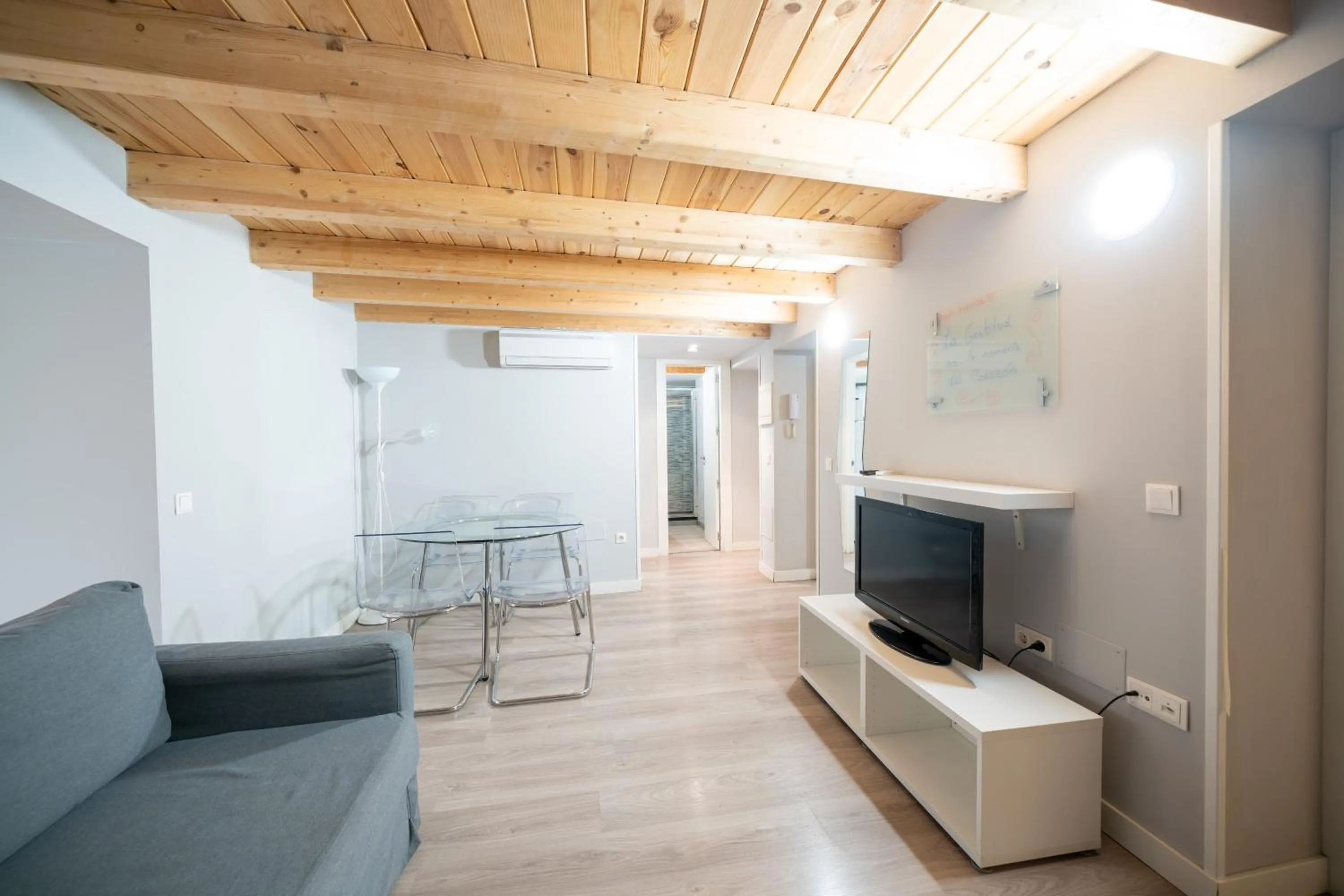 Communal lounge/ TV room in Apartamentos GO - Leopoldo Cano Center