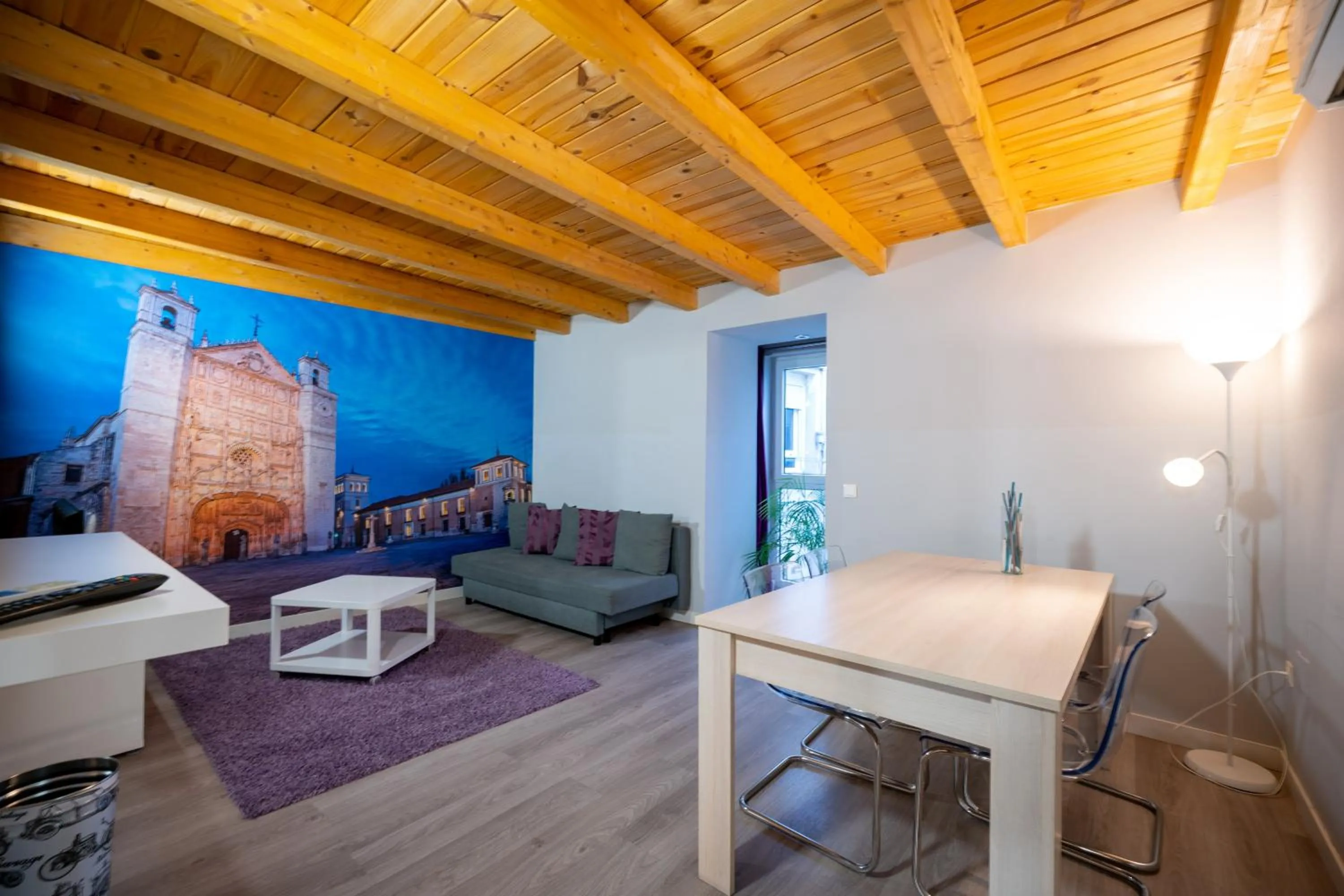 Communal lounge/ TV room in Apartamentos GO - Leopoldo Cano Center