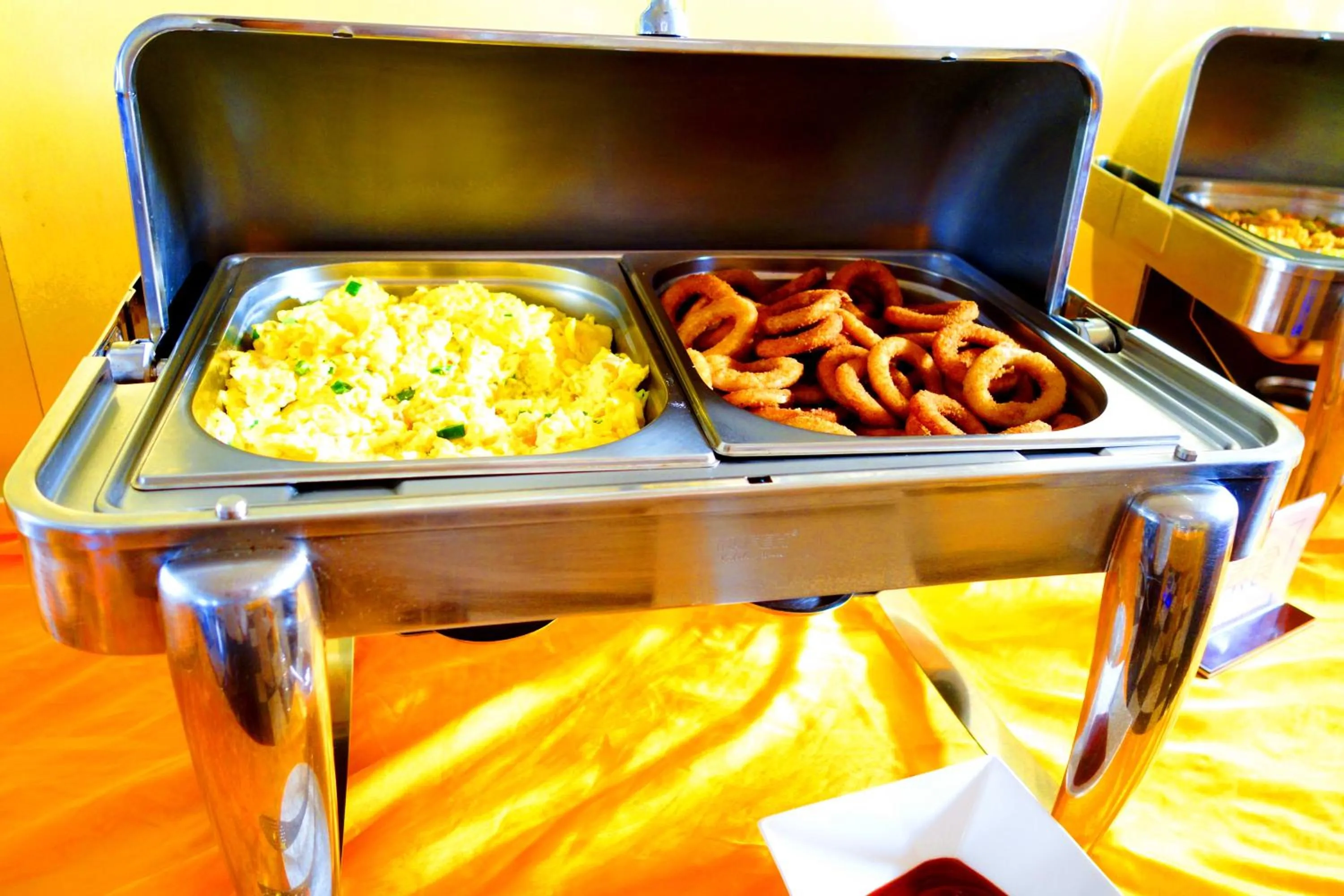 Restaurant/places to eat in Zheng Yi Classic Hotel & Motel