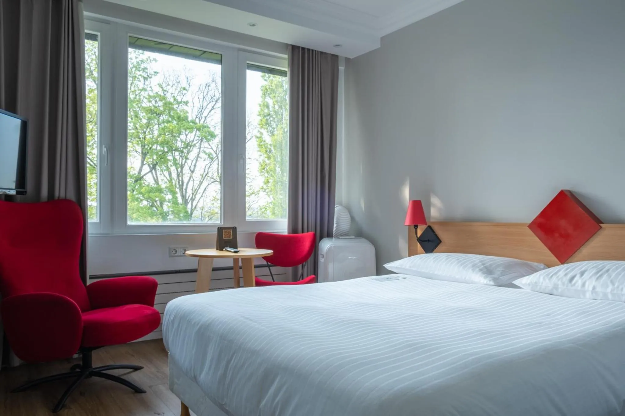 Bedroom, Bed in Hotel Parc Belle-Vue