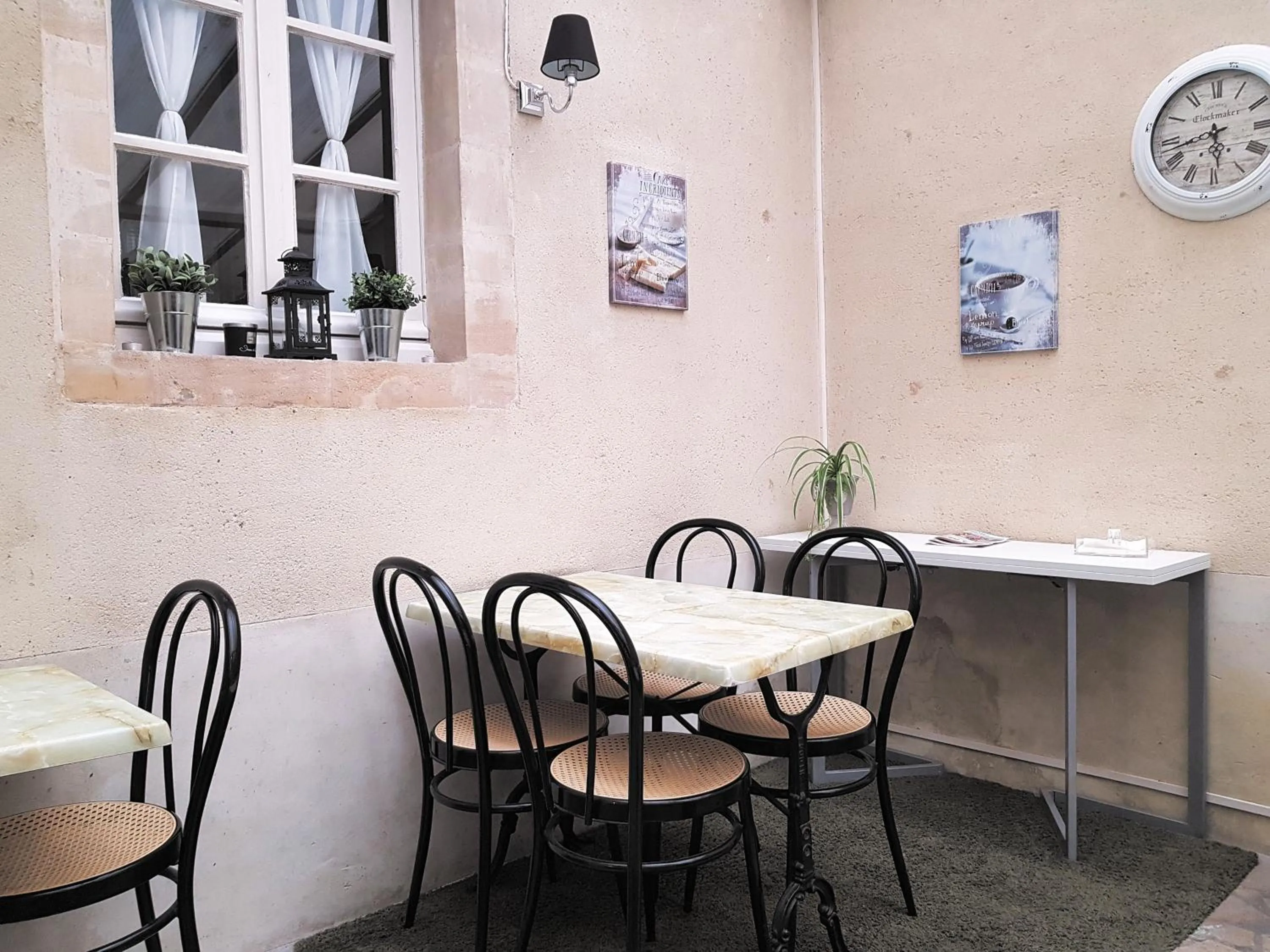 Restaurant/Places to Eat in Le Mogador