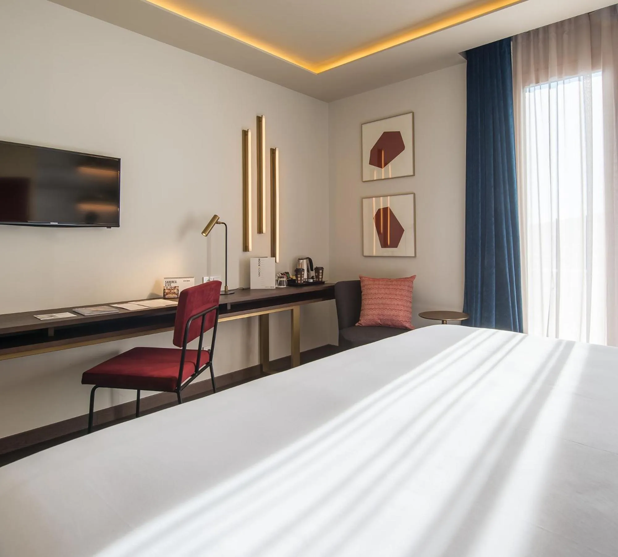 Photo of the whole room, Bed in Vincci Mae