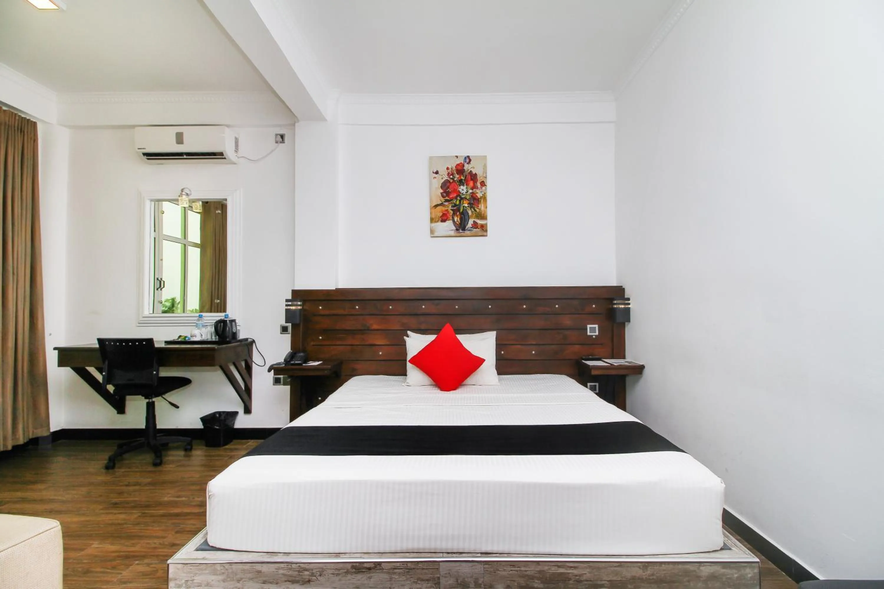 Bedroom, Bed in Sasha Transit Hotel