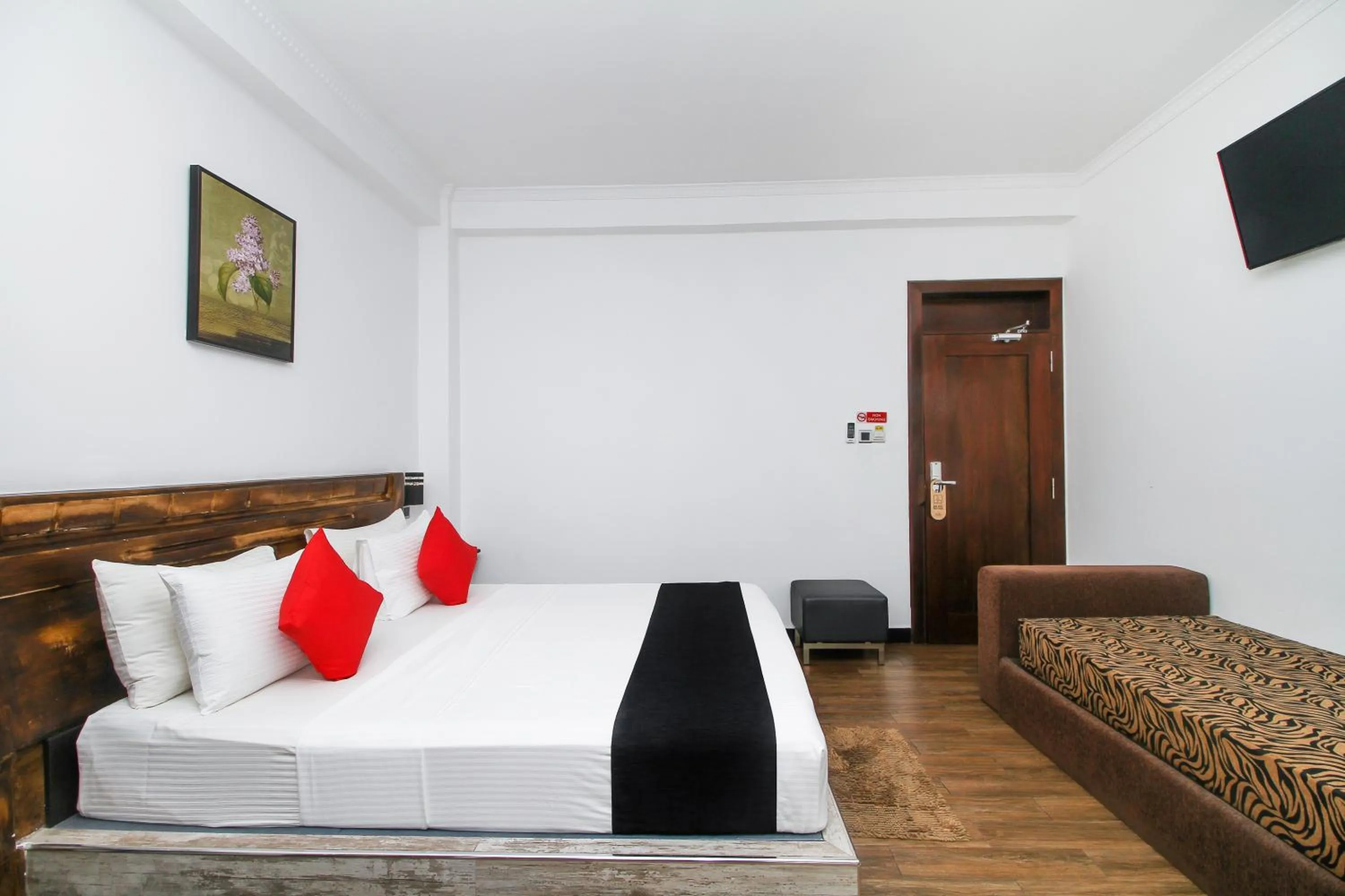 Bedroom, Bed in Sasha Transit Hotel