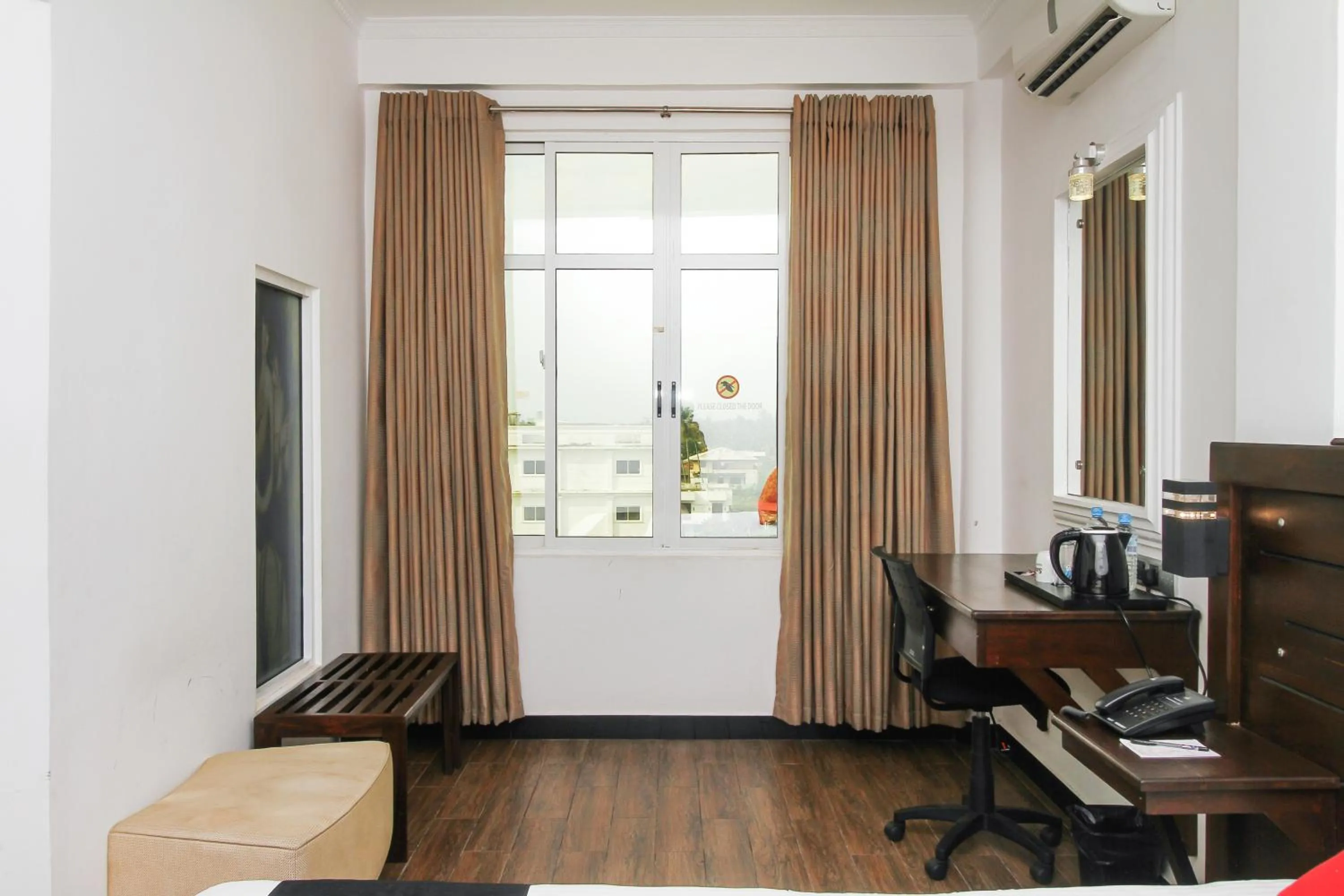 TV and multimedia in Sasha Transit Hotel