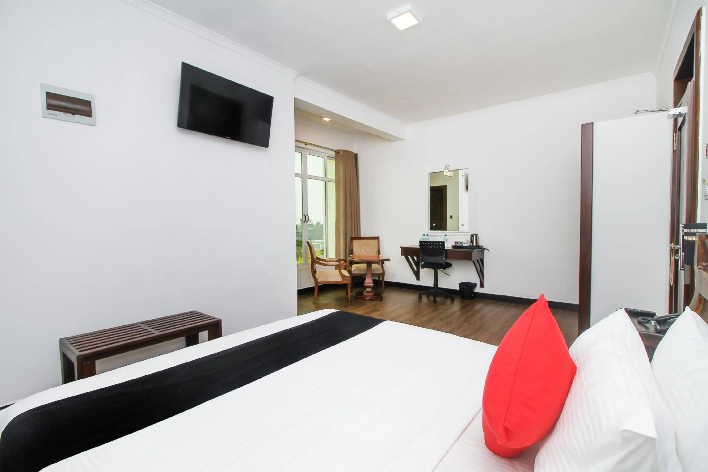 Photo of the whole room, Bed in Sasha Transit Hotel