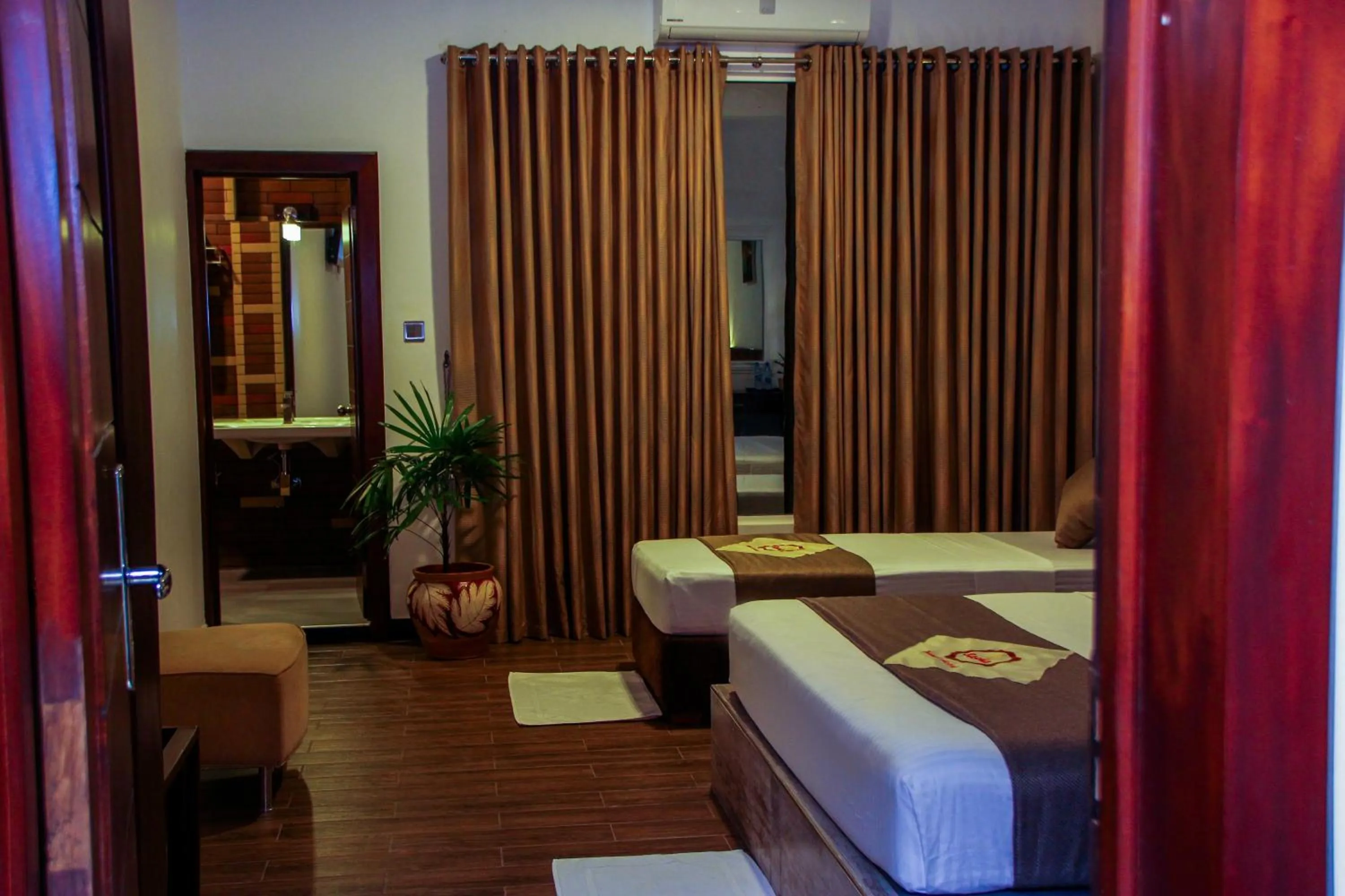 Bathroom, Bed in Sasha Transit Hotel