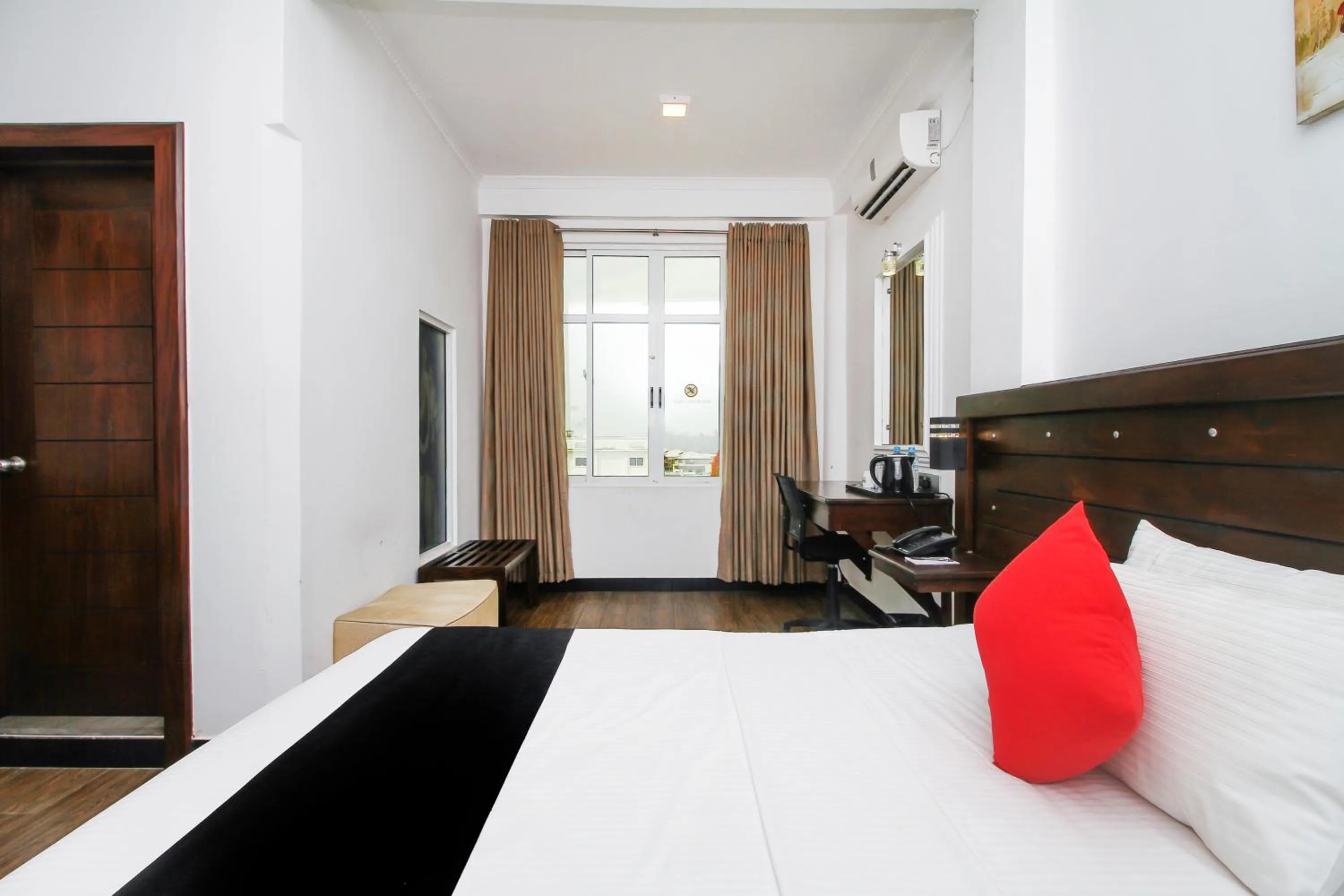 Bedroom, Bed in Sasha Transit Hotel