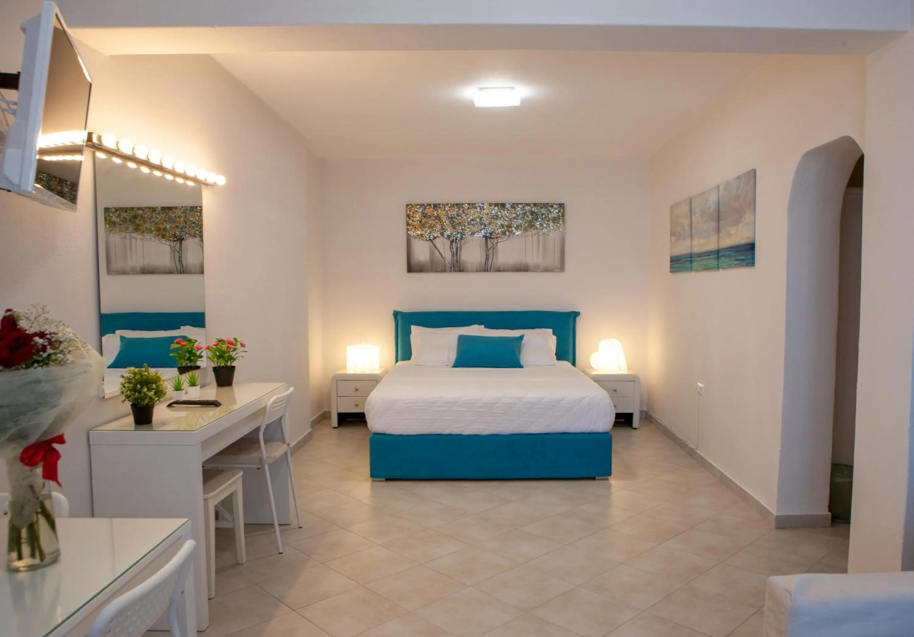 Bed in Luna Rossa Santorini