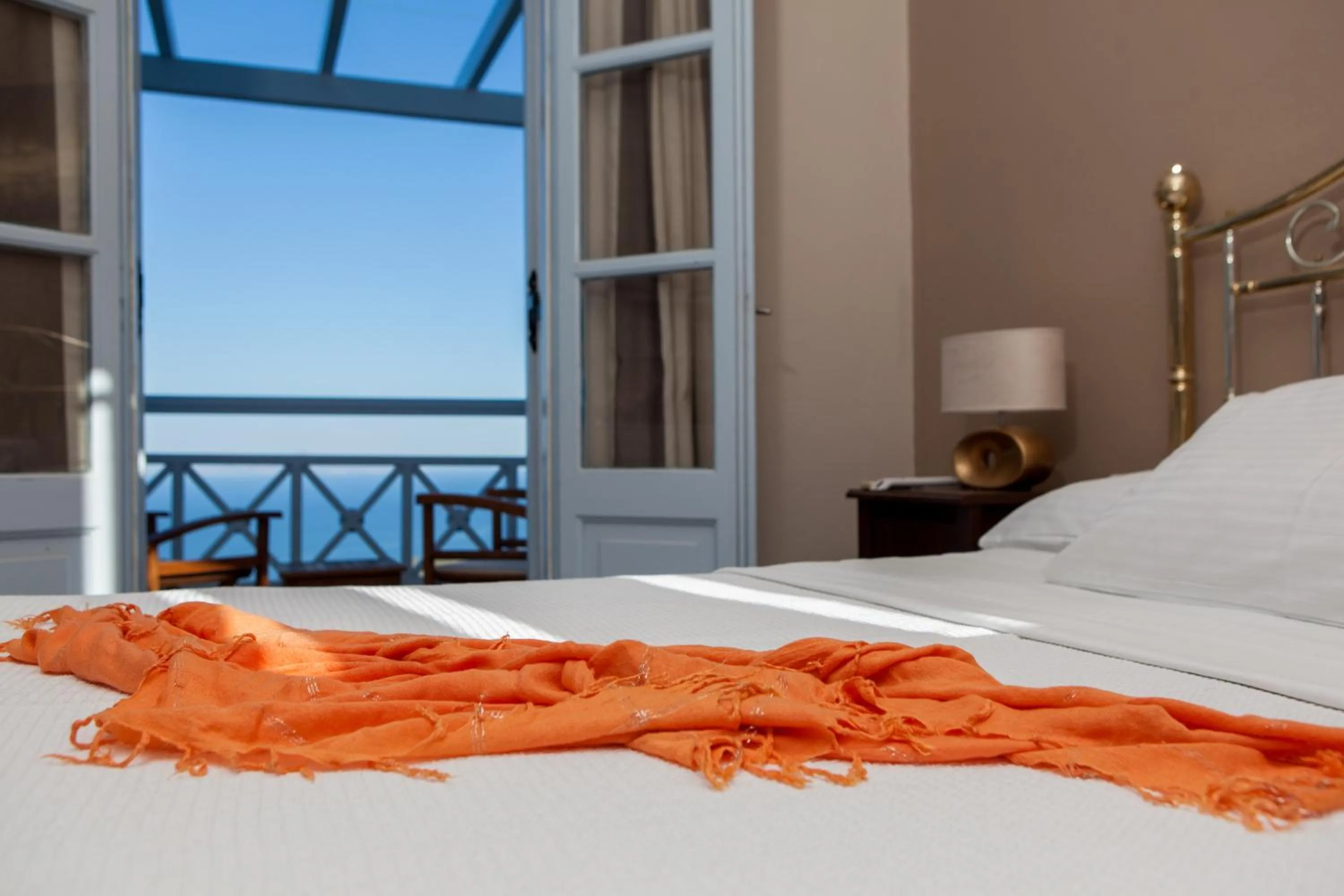 Bedroom, Bed in Luna Rossa Santorini