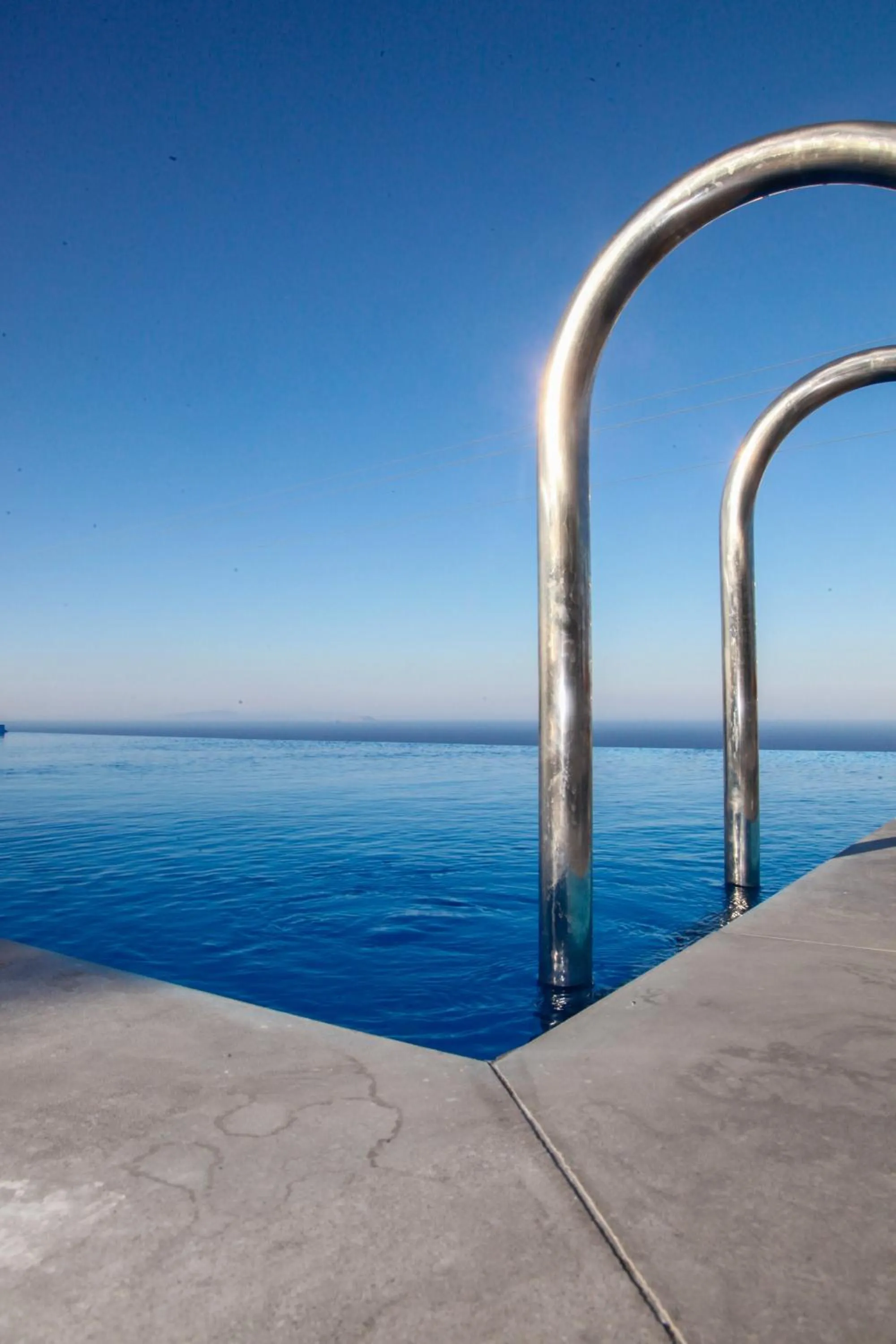 Day in Luna Rossa Santorini