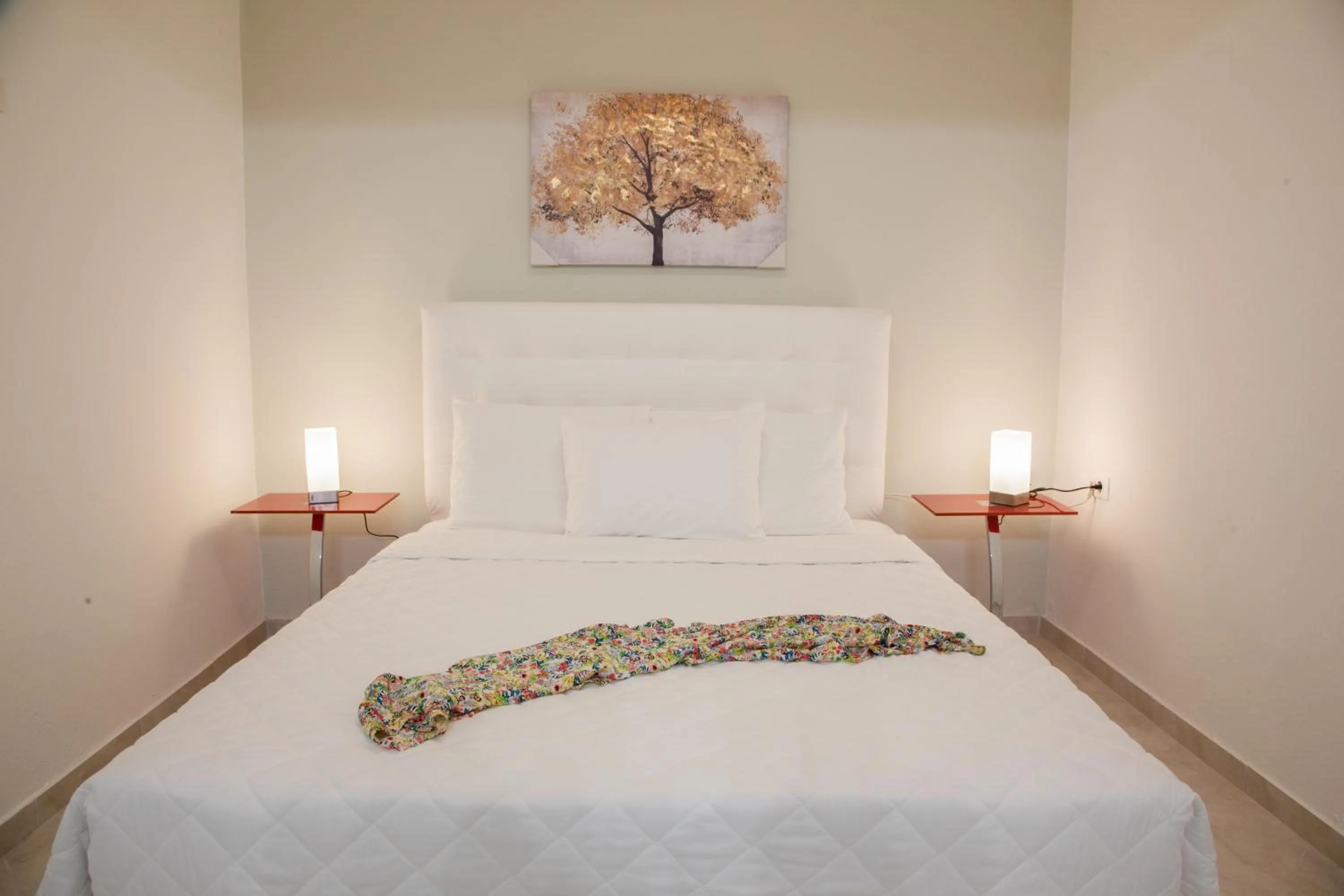 Bed in Luna Rossa Santorini